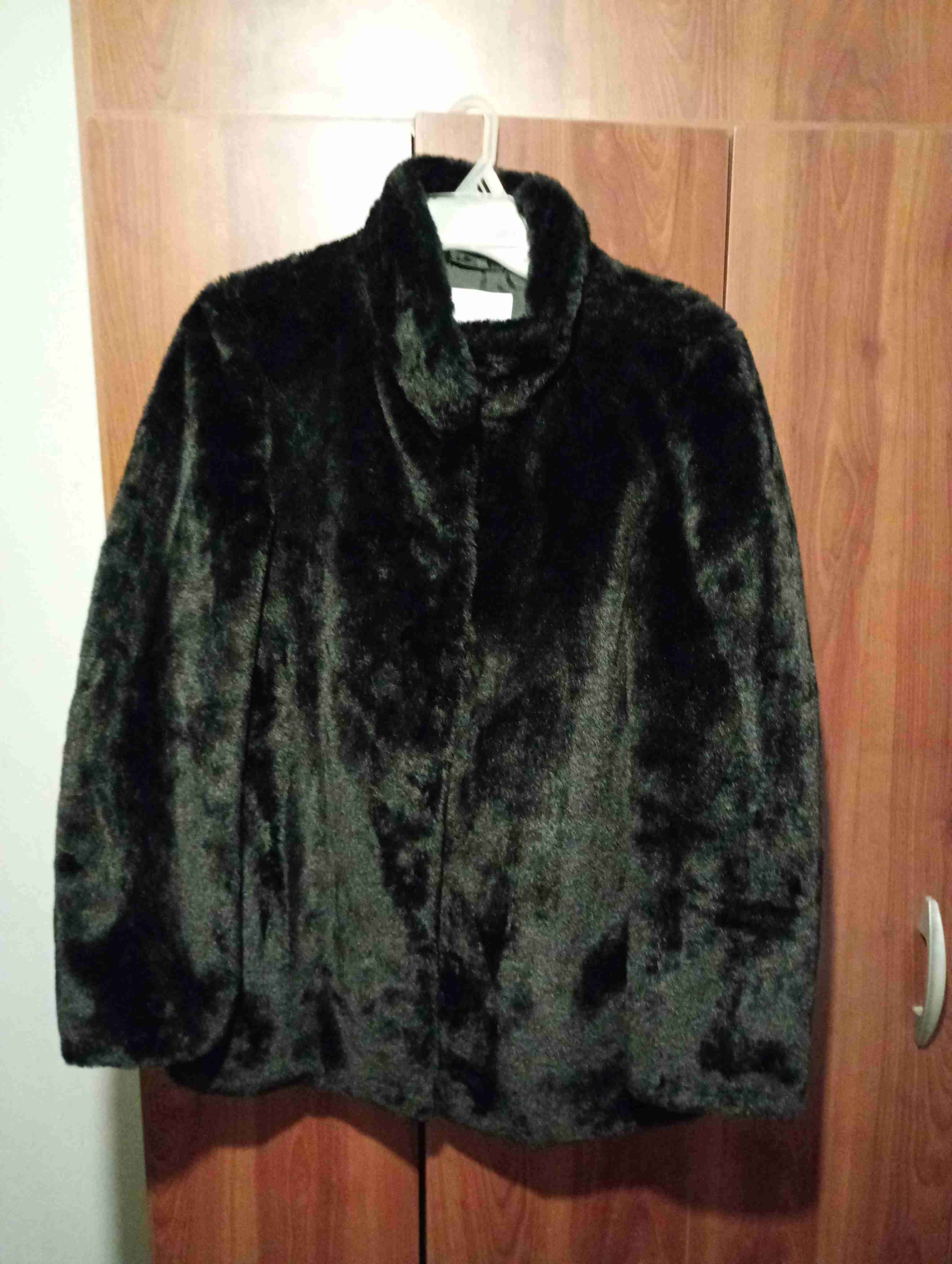 Chaqueta peluda negra talla S - 2