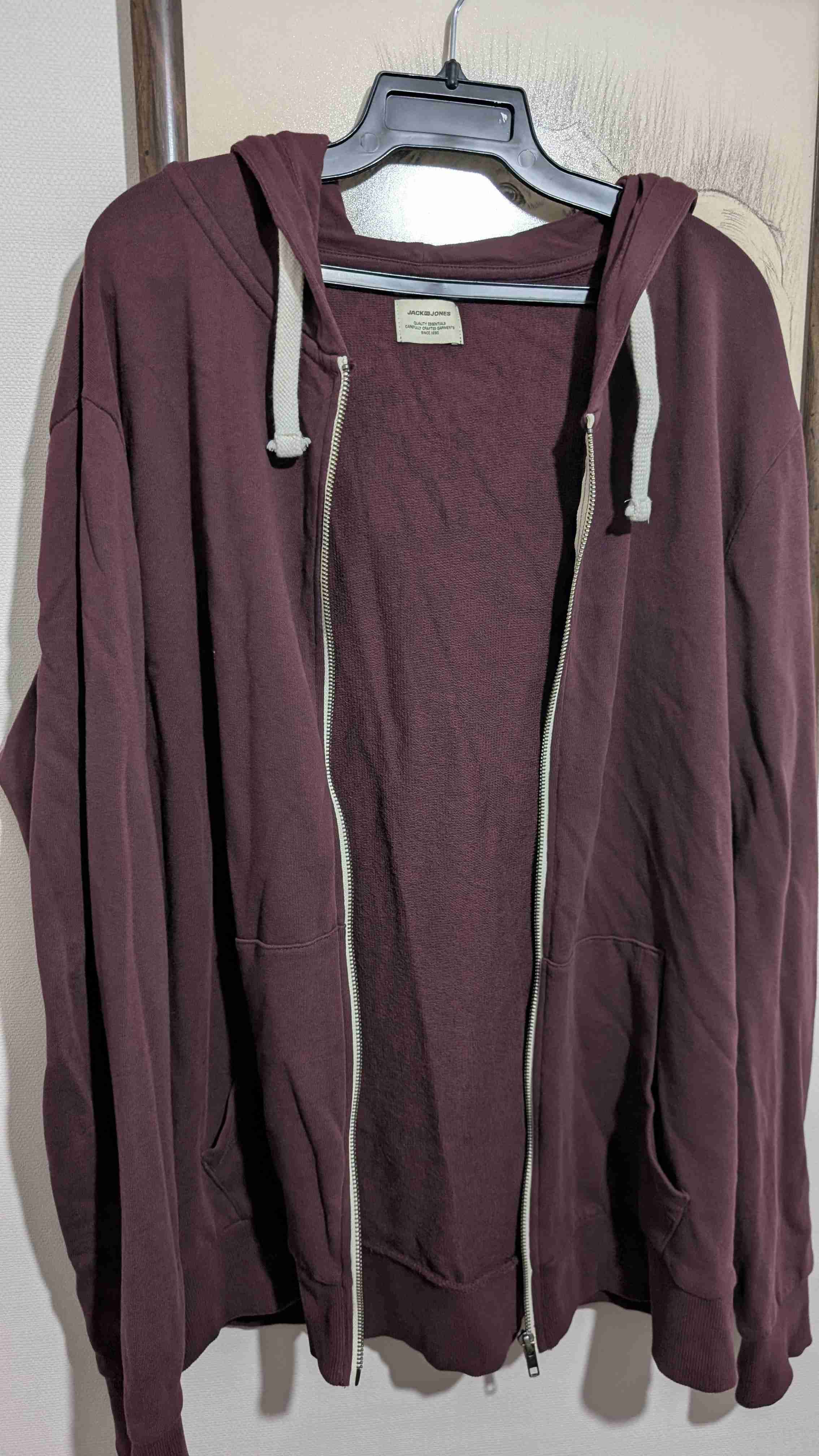 Polerón burdeo con capucha - 3