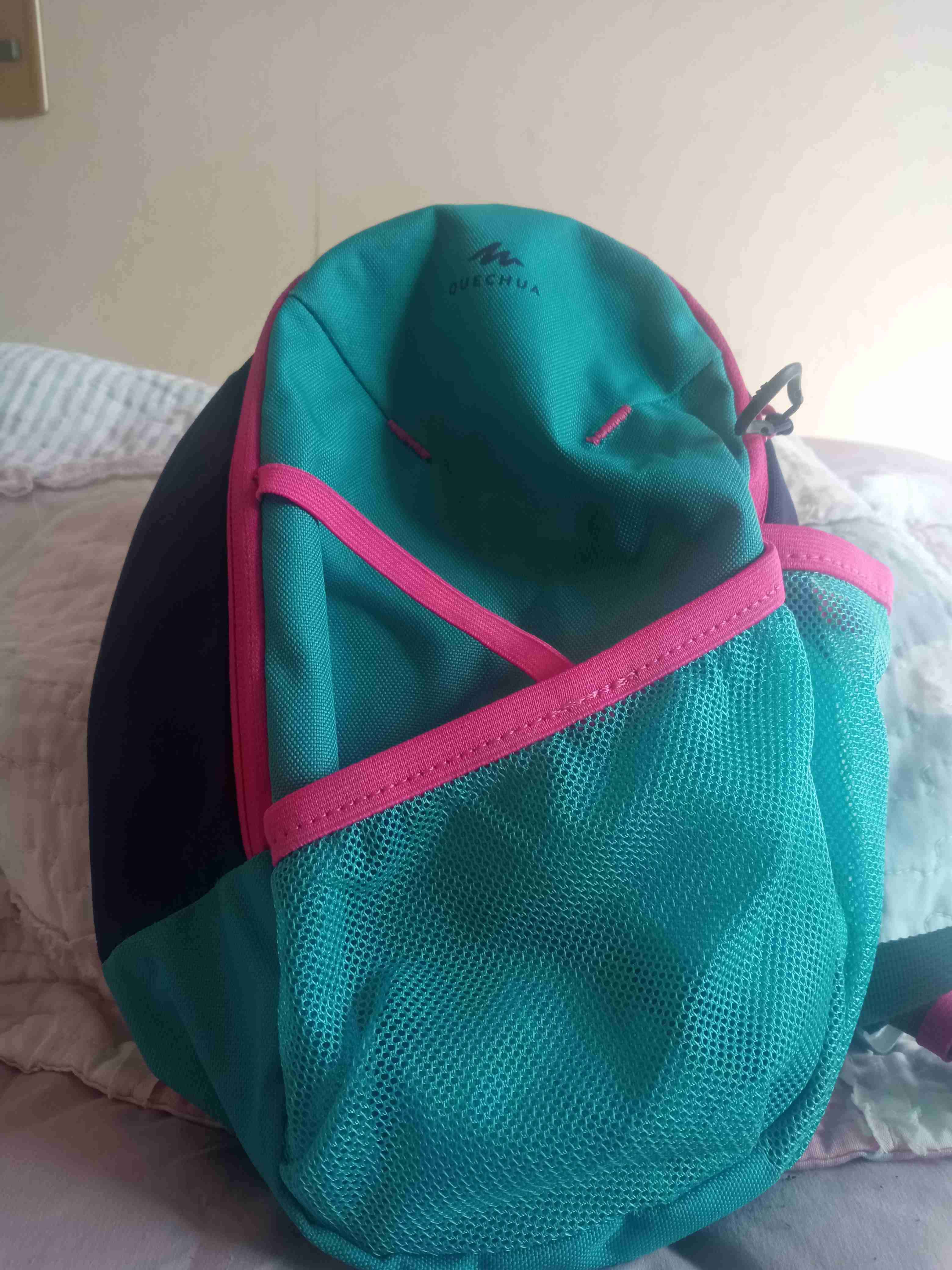 Mochila Quechua turquesa y rosada