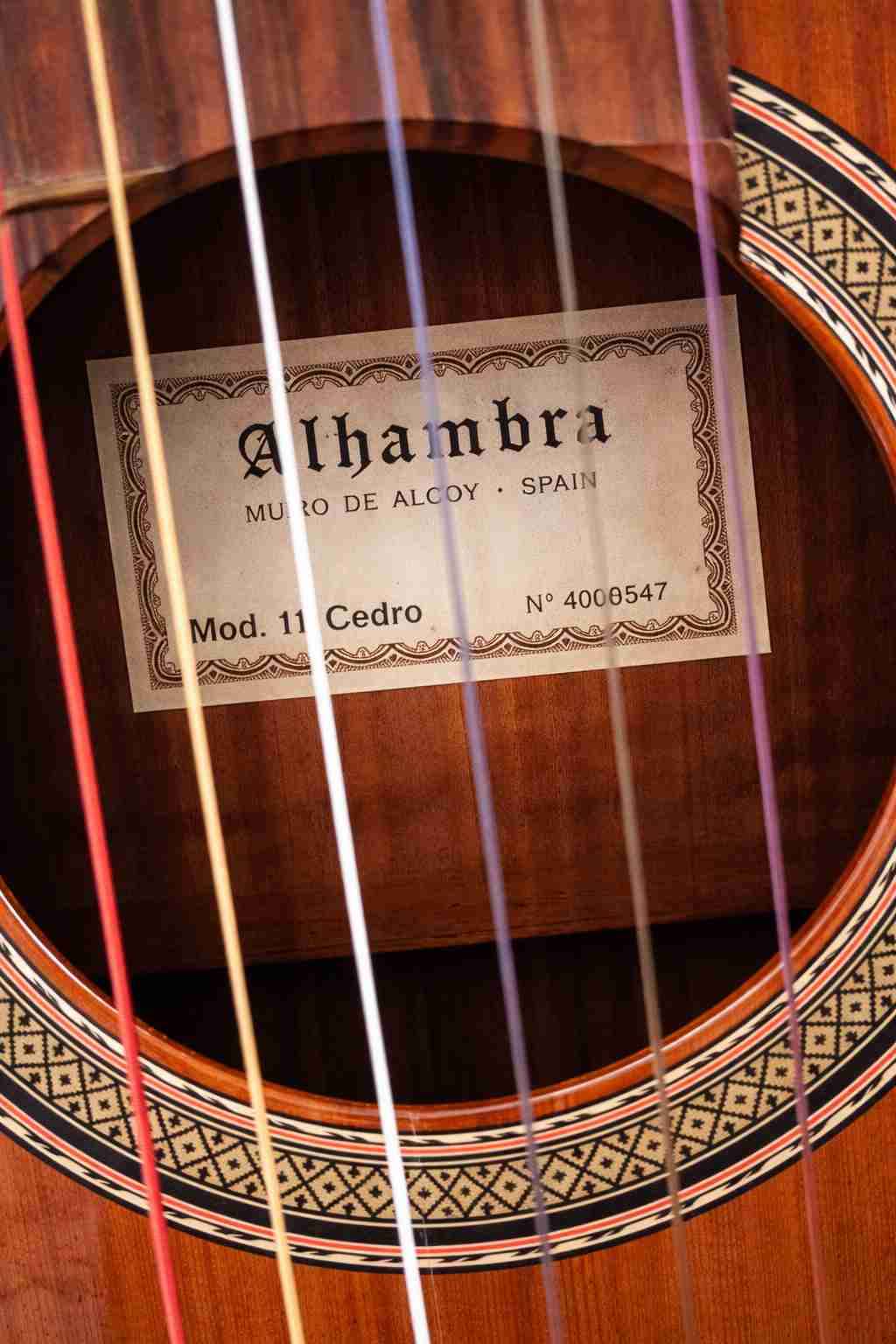 Guitarra clásica Alhambra modelo 11 Cedro - miniatura 1