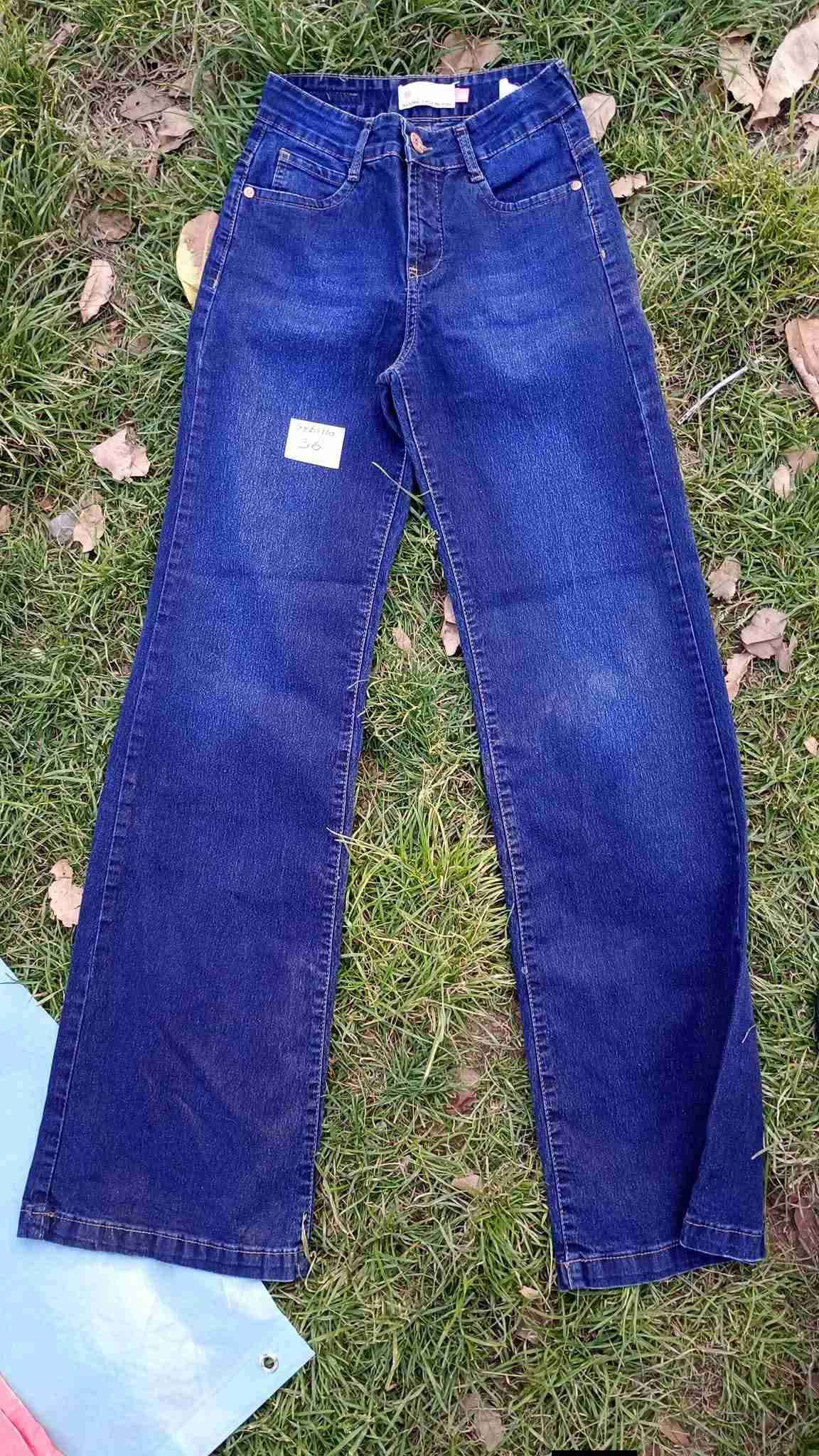 Jeans azules clásicos - miniatura 1