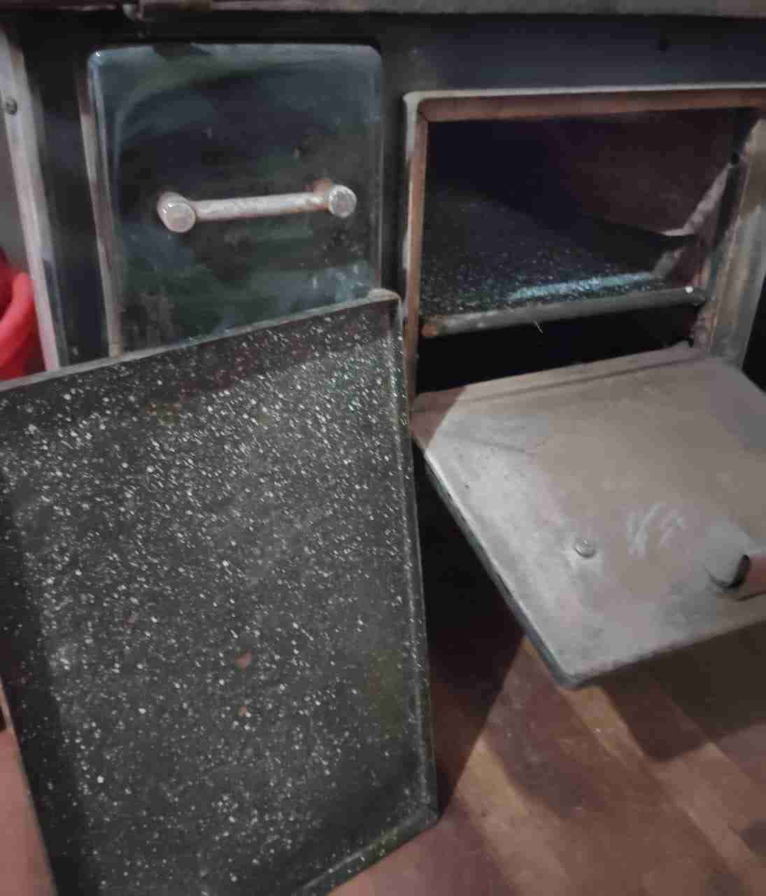 Cocina a leña antigua - miniatura 2