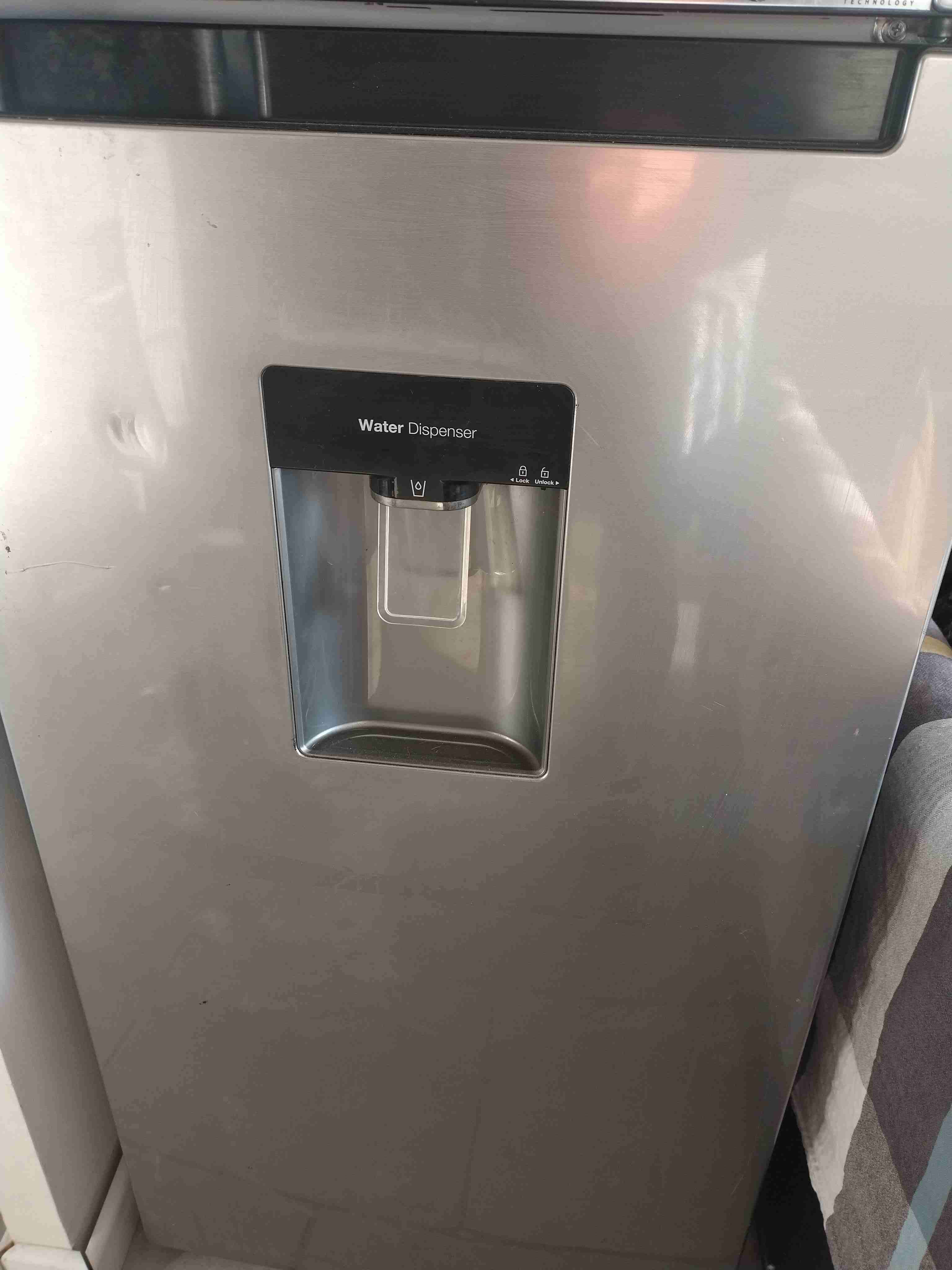 Refrigerador con dispensador de agua - miniatura 3