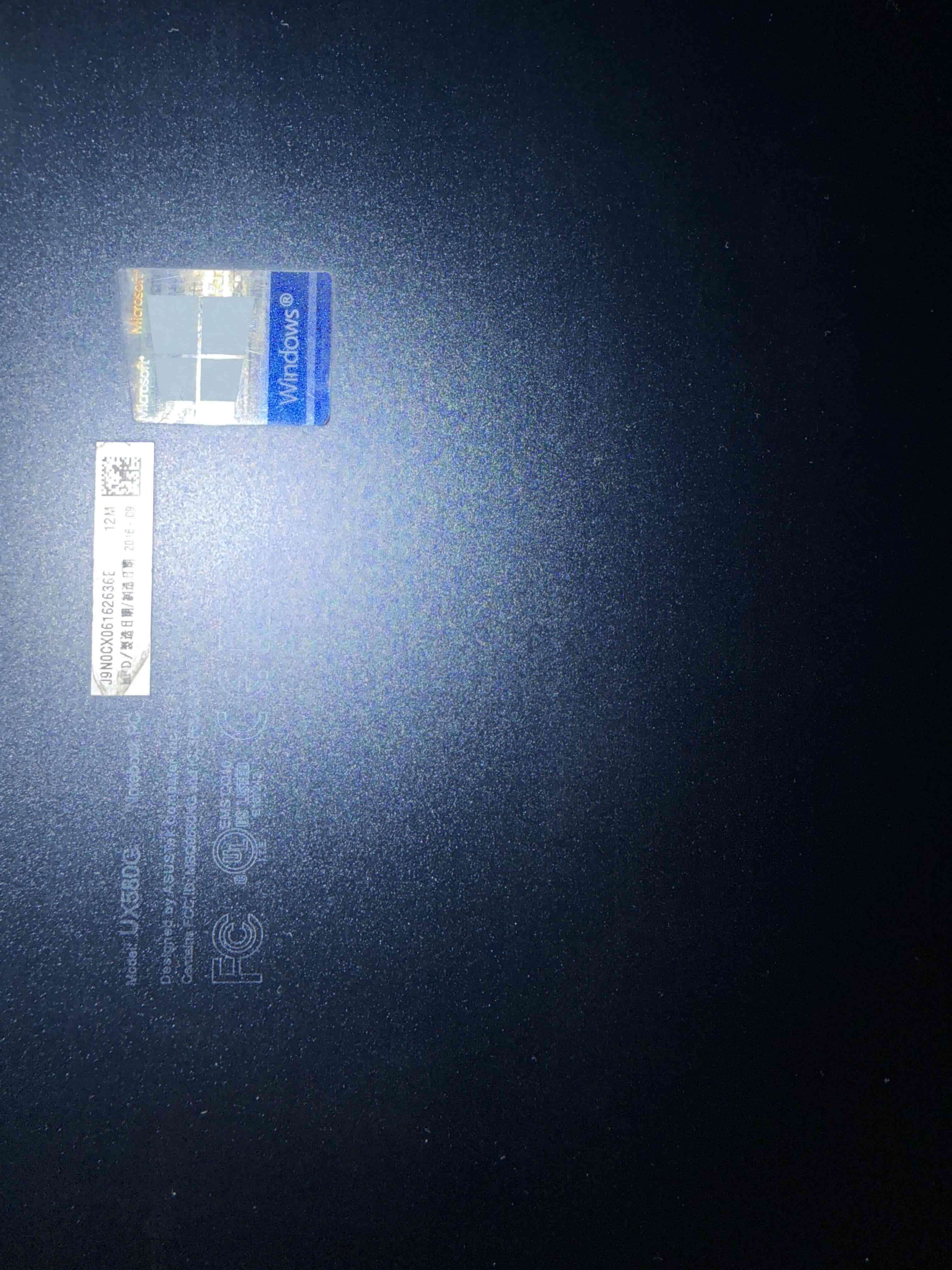 Ultrabook Asus ZenBook UX580G - miniatura 1