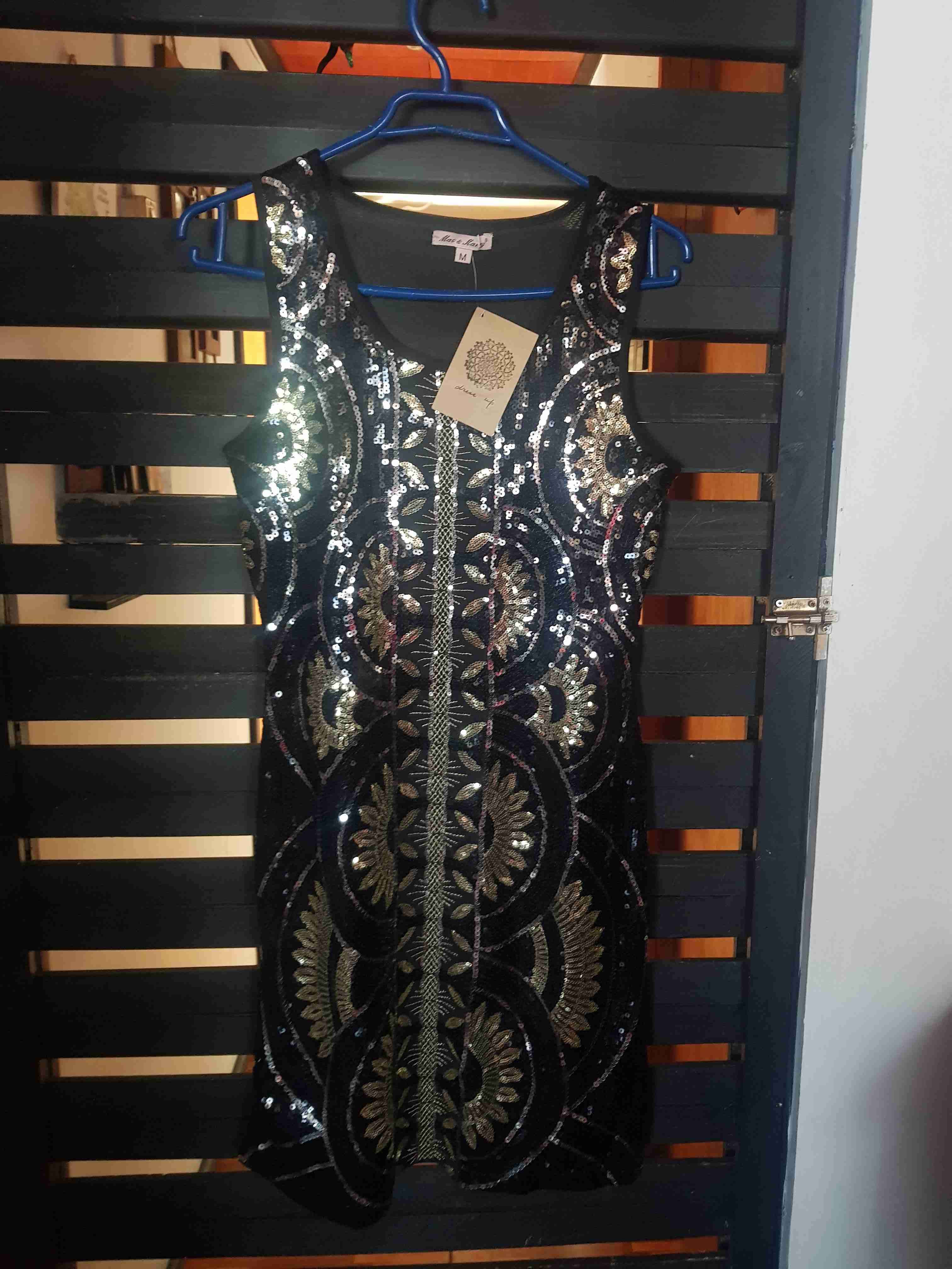 Vestido negro con lentejuelas - miniatura 4