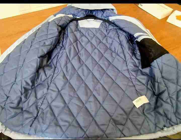 Chaqueta impermeable lila claro - miniatura 2