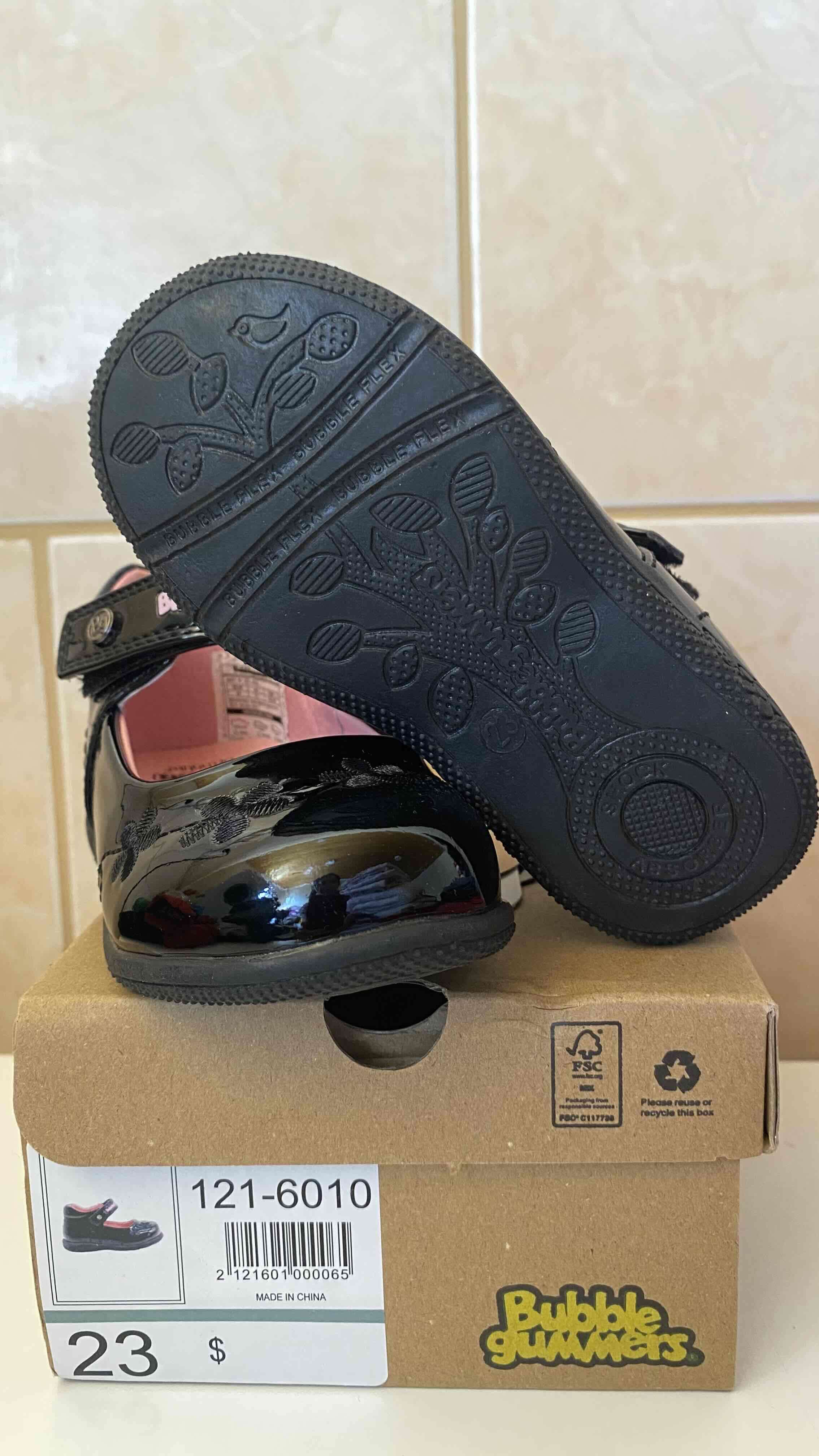 Zapatos Bubblegummers negros nuevos n•23 - 2