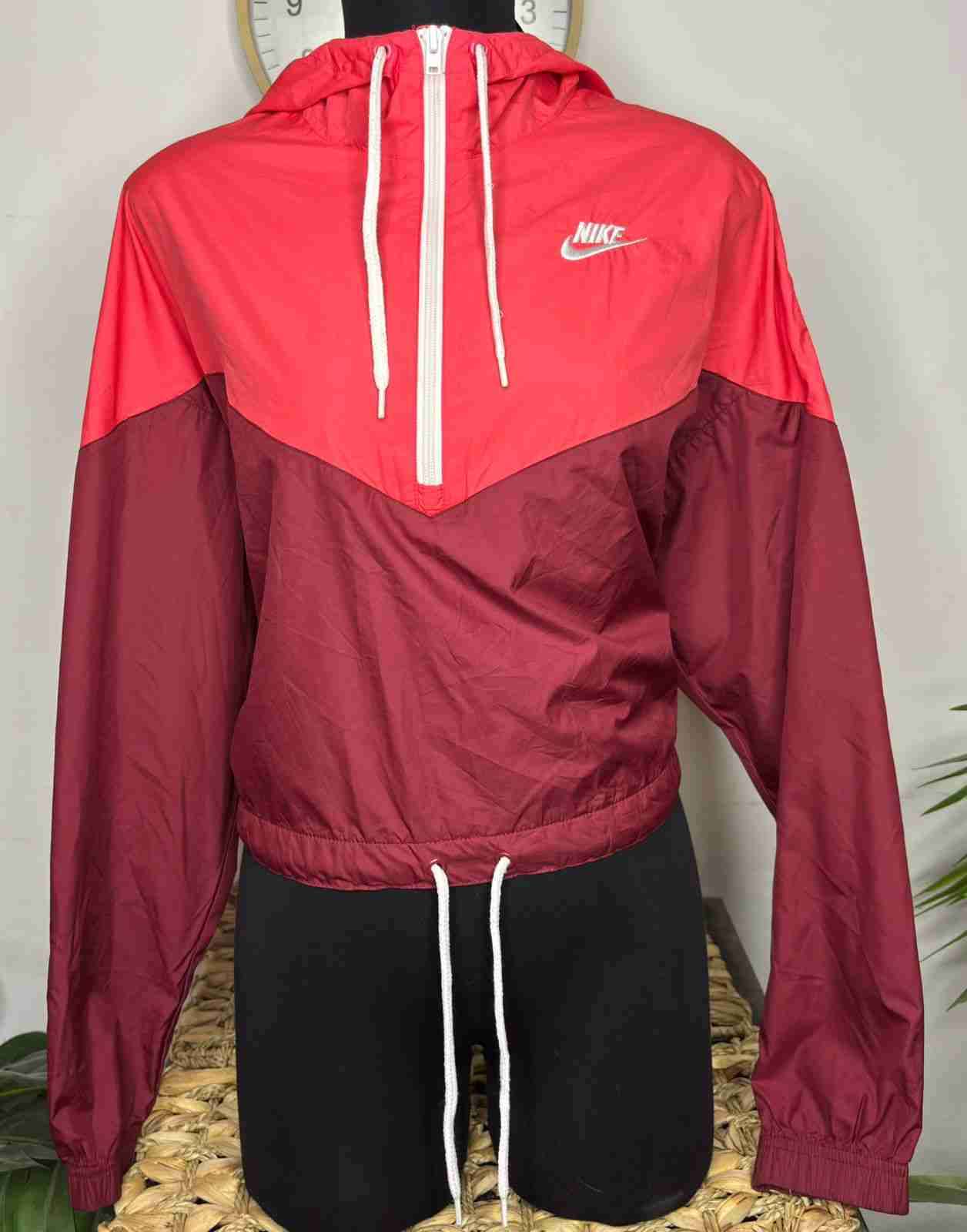 Cortaviento Nike blanco y negro - miniatura 2