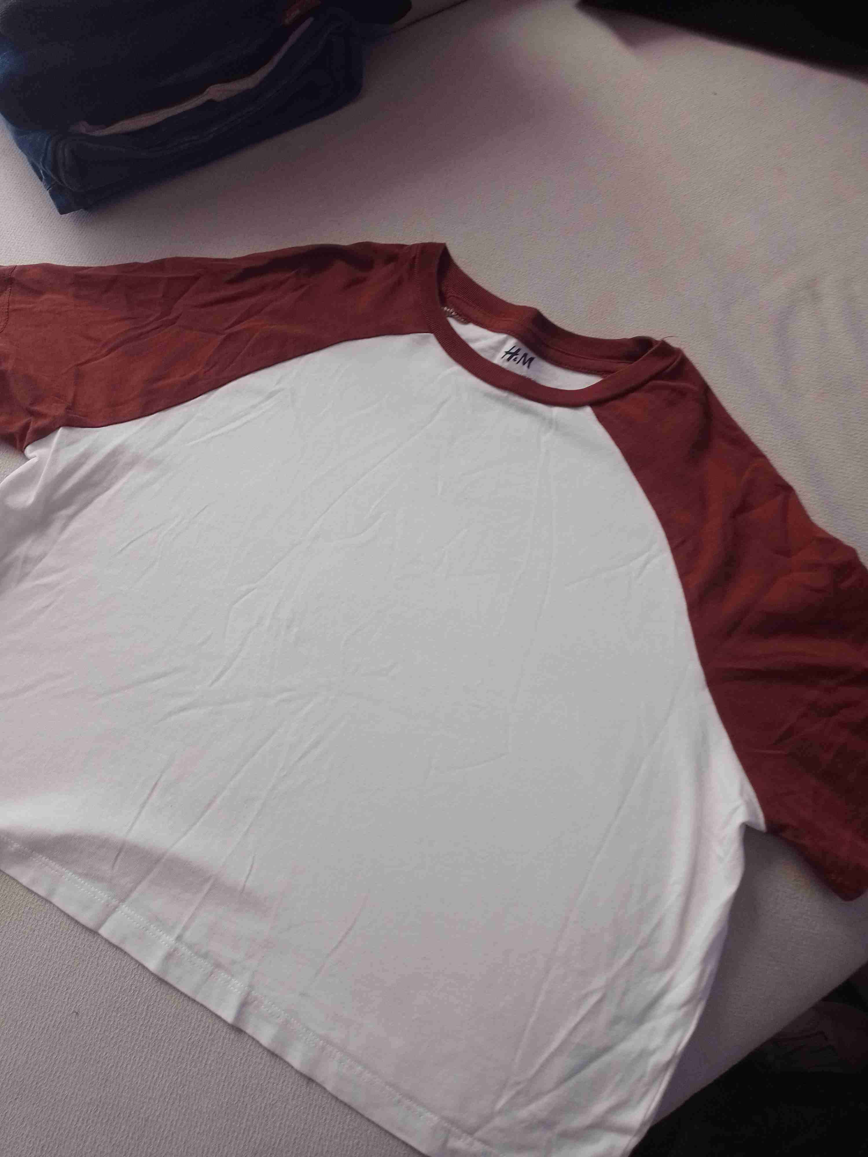 Polera blanca y roja H&M - 1