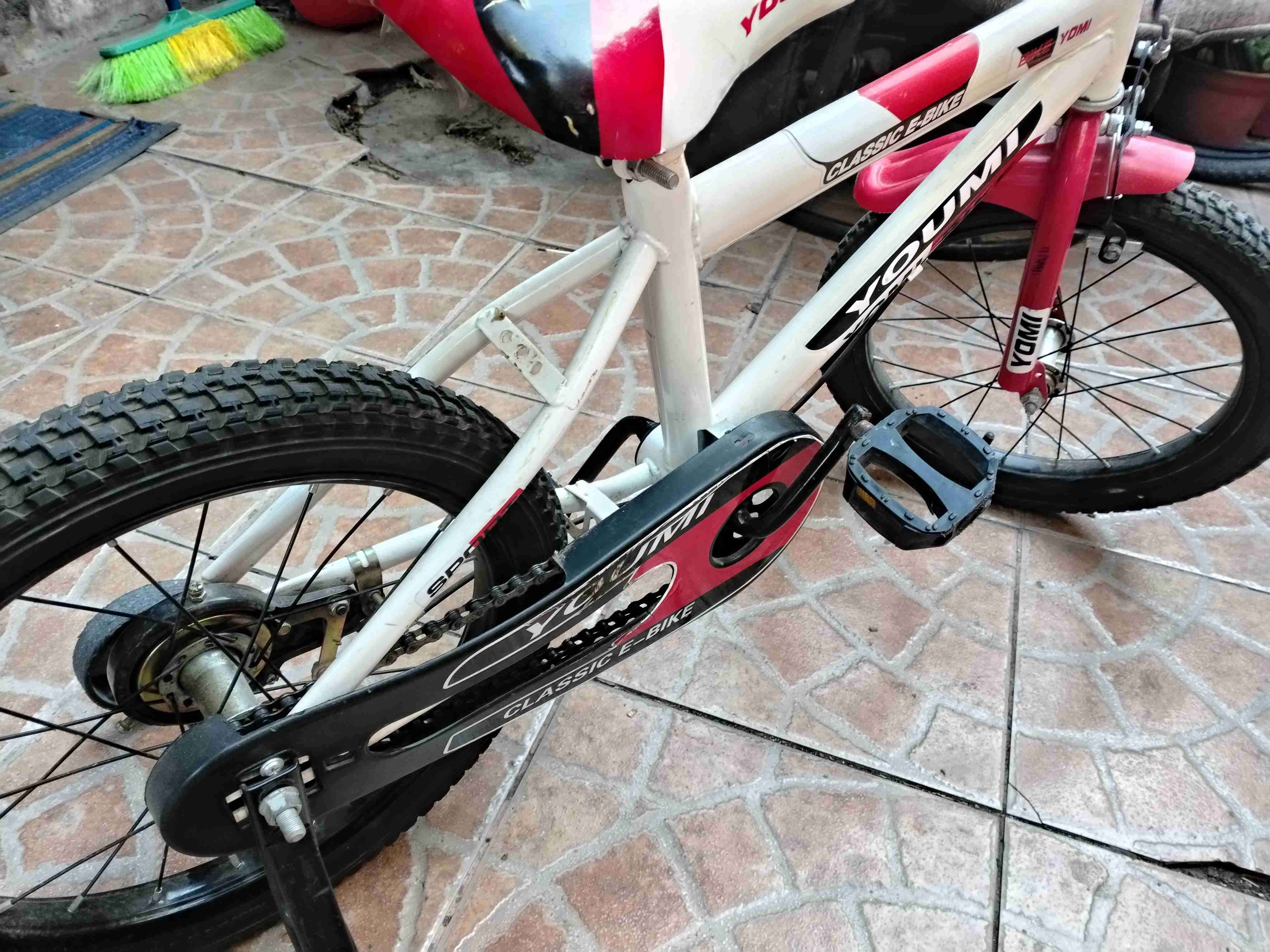 Bicicleta blanca Youmi - miniatura 1