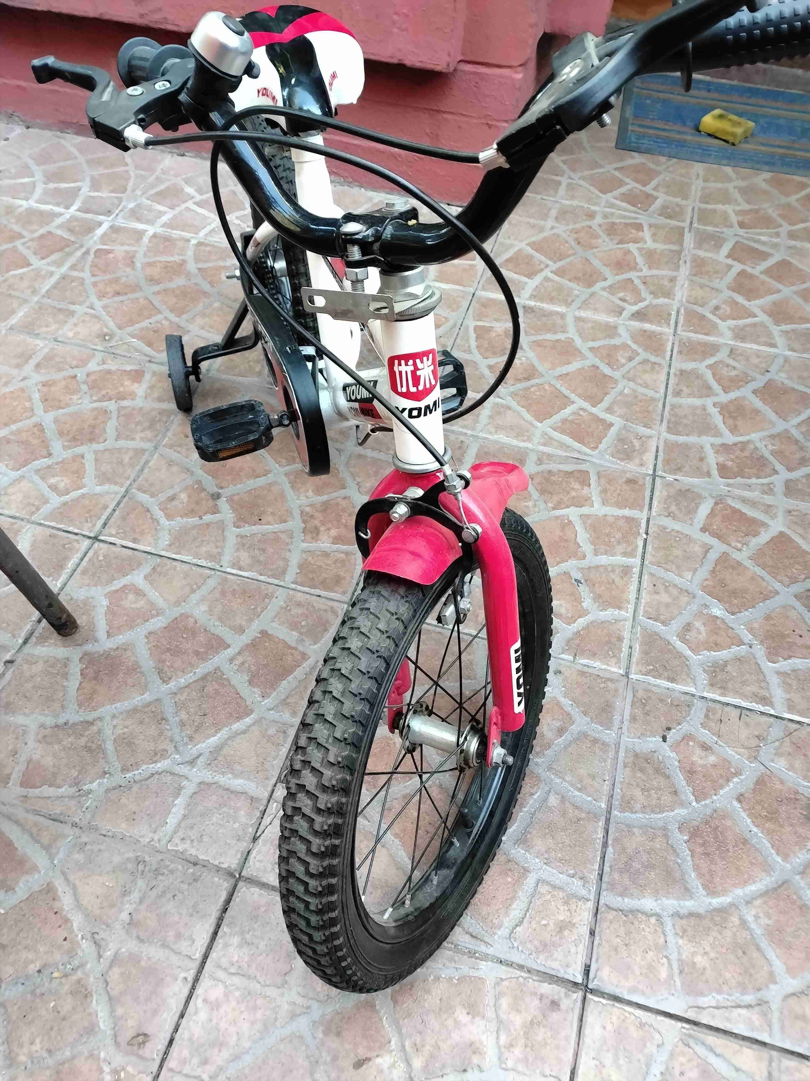 Bicicleta blanca Youmi - miniatura 2