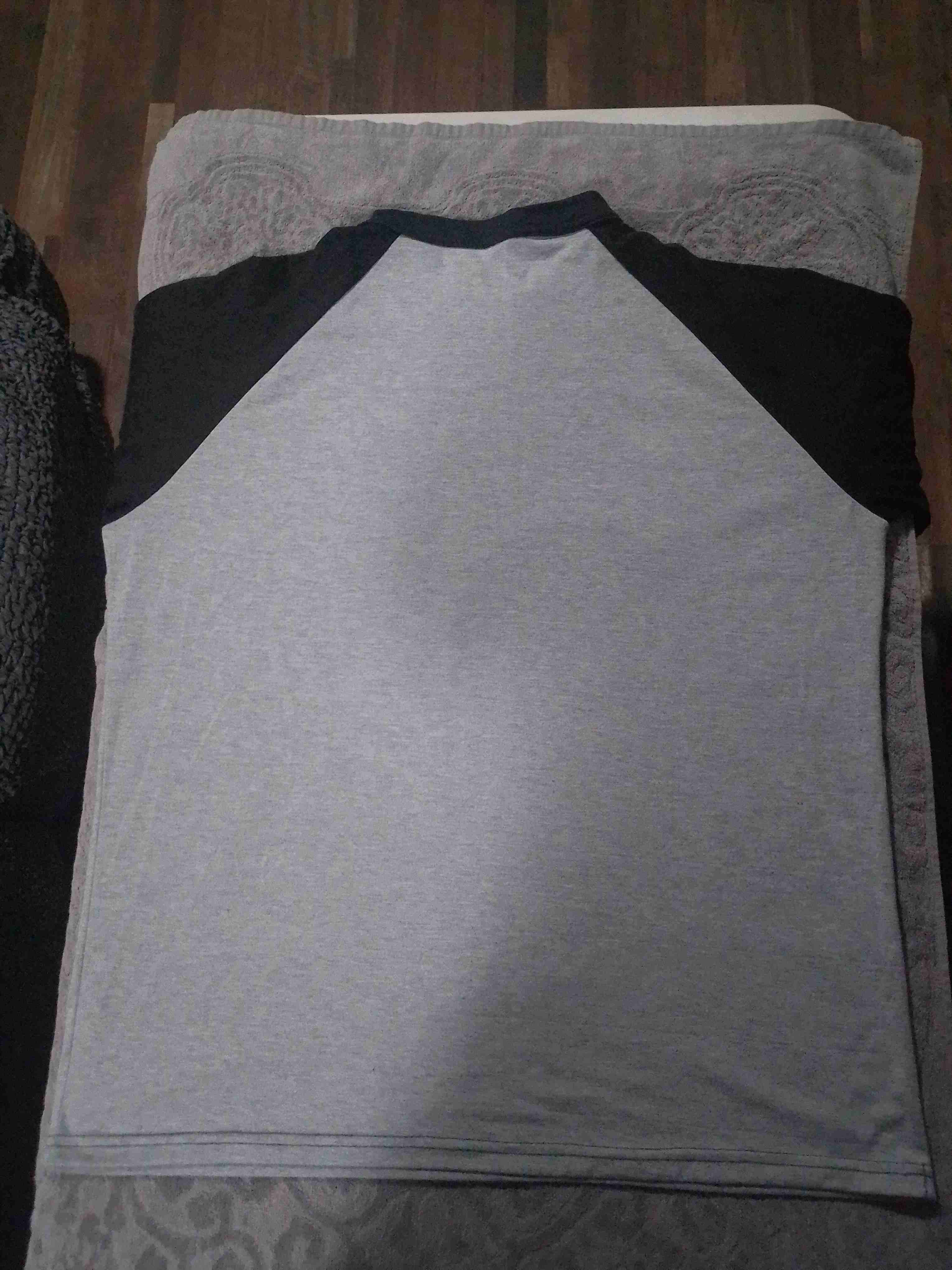 Polera Hellraiser estampada - 2