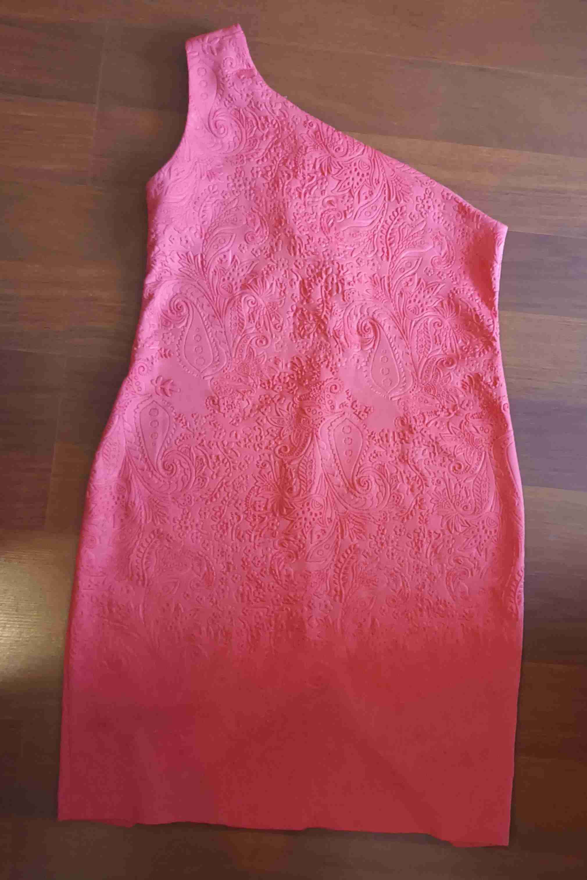 Vestido corto con un hombro - 1