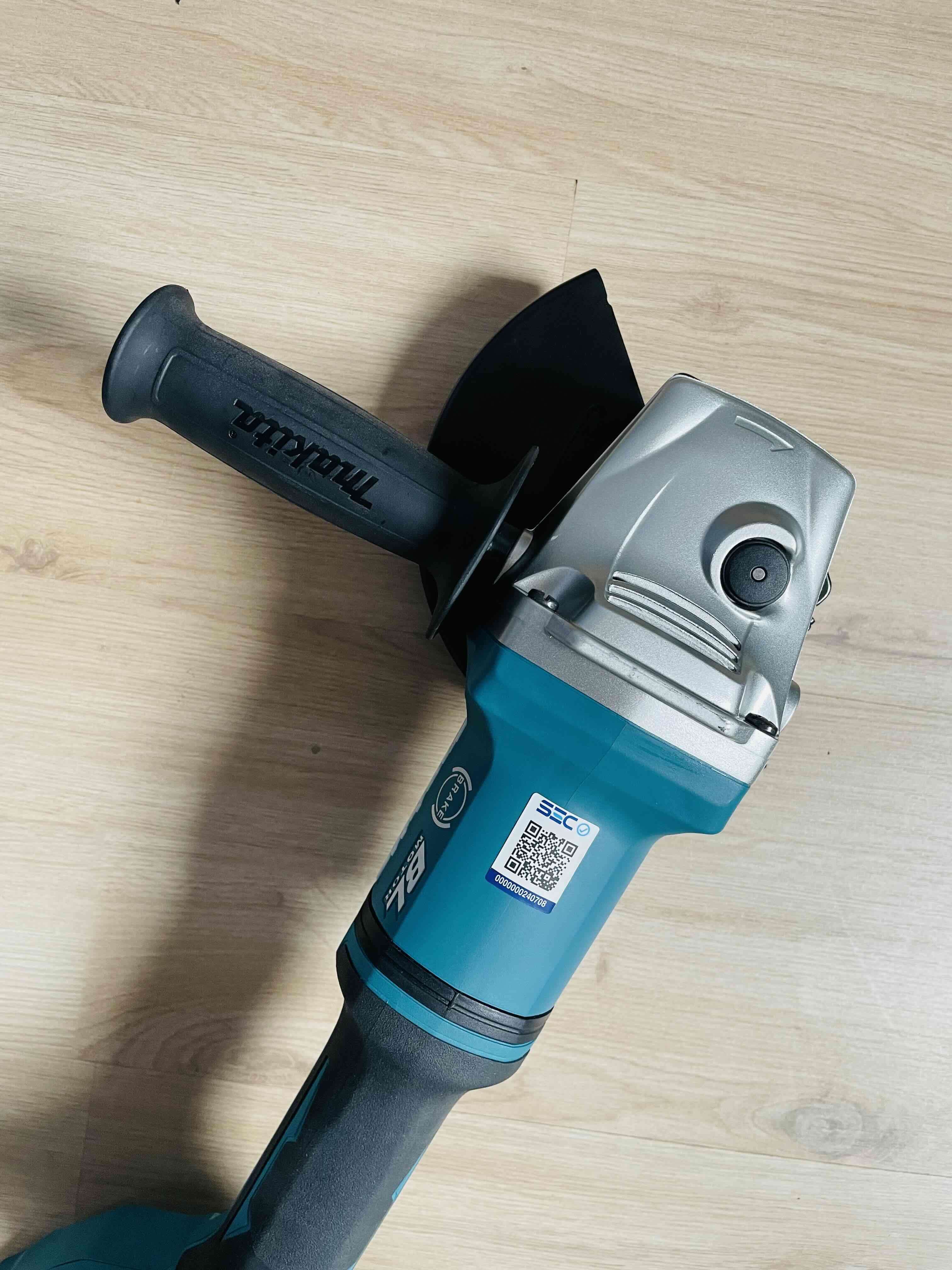 Esmeril Angular Inalámbrico Makita DGA701 7” 36V - miniatura 3