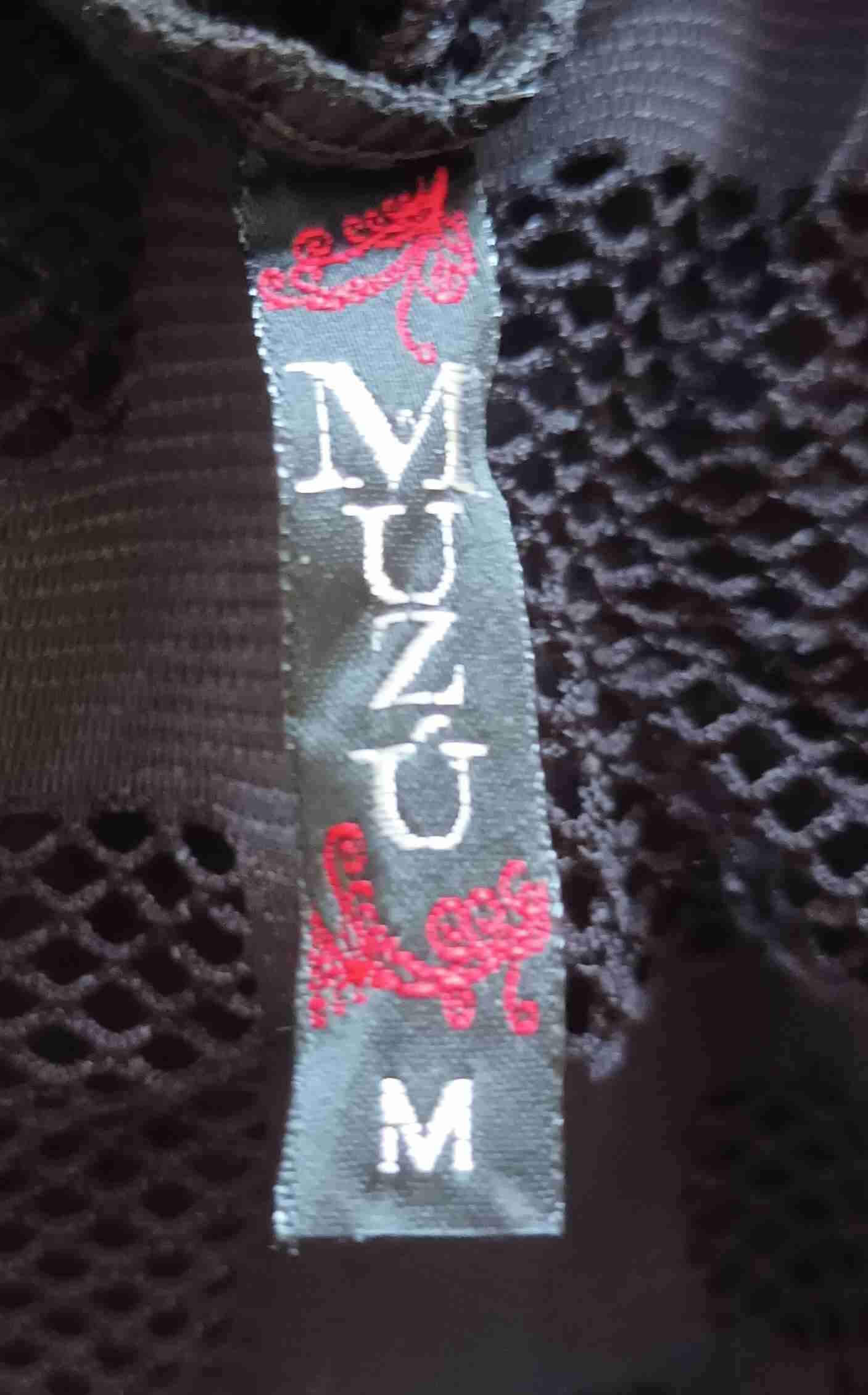 Vestido corto,negro con diseño geométrico - 3