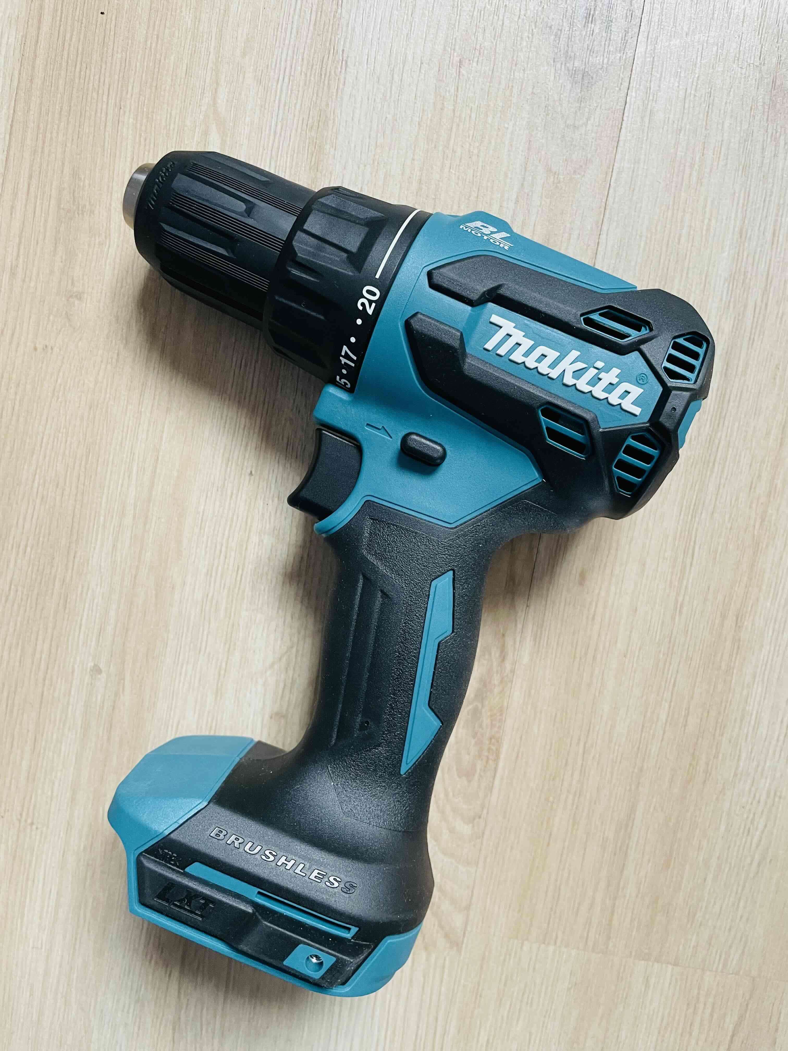Taladro percutor Makita DHP490 18V - miniatura 1