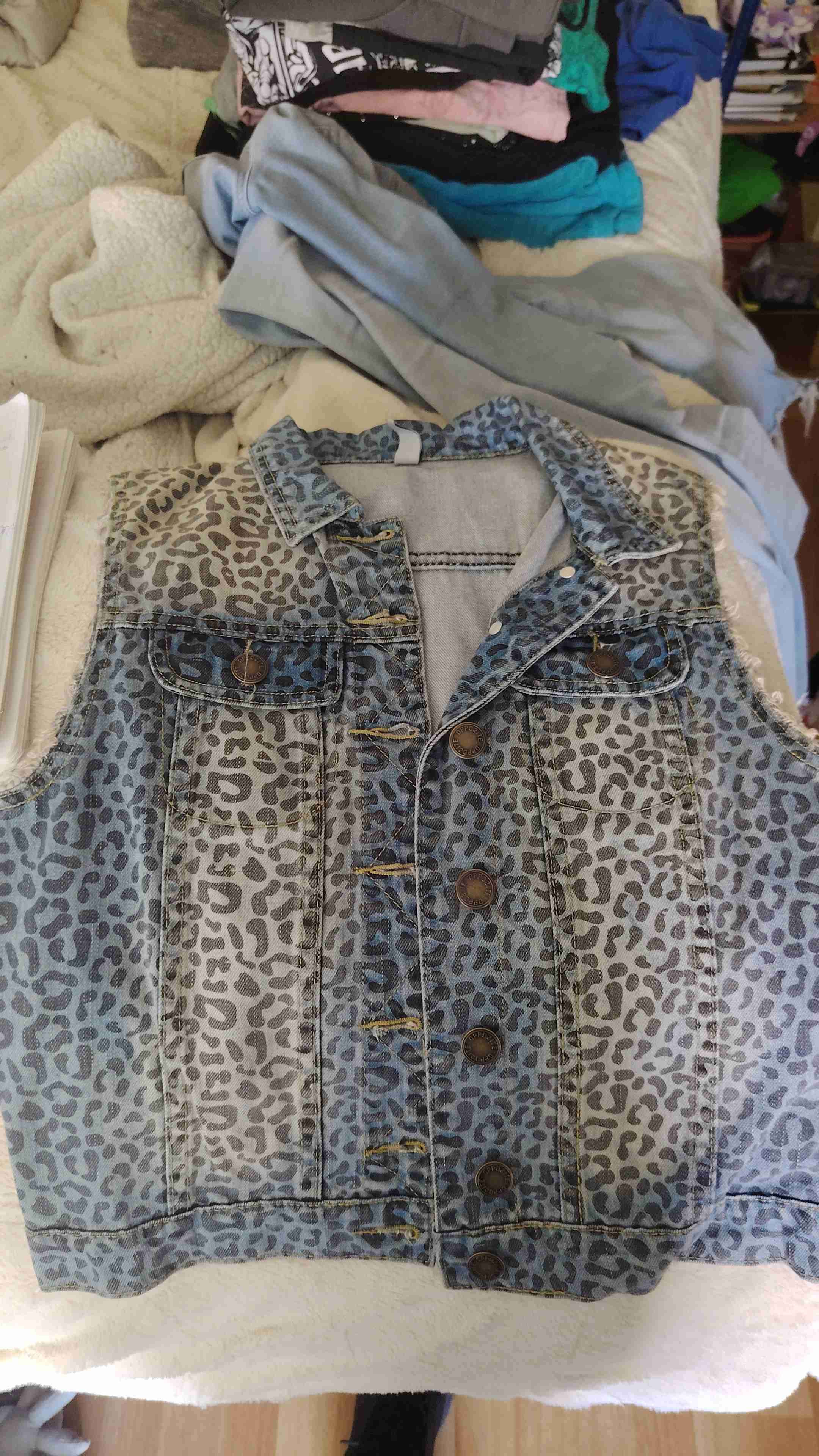 Chaqueta sin mangas jeans con diseño animal print - 2