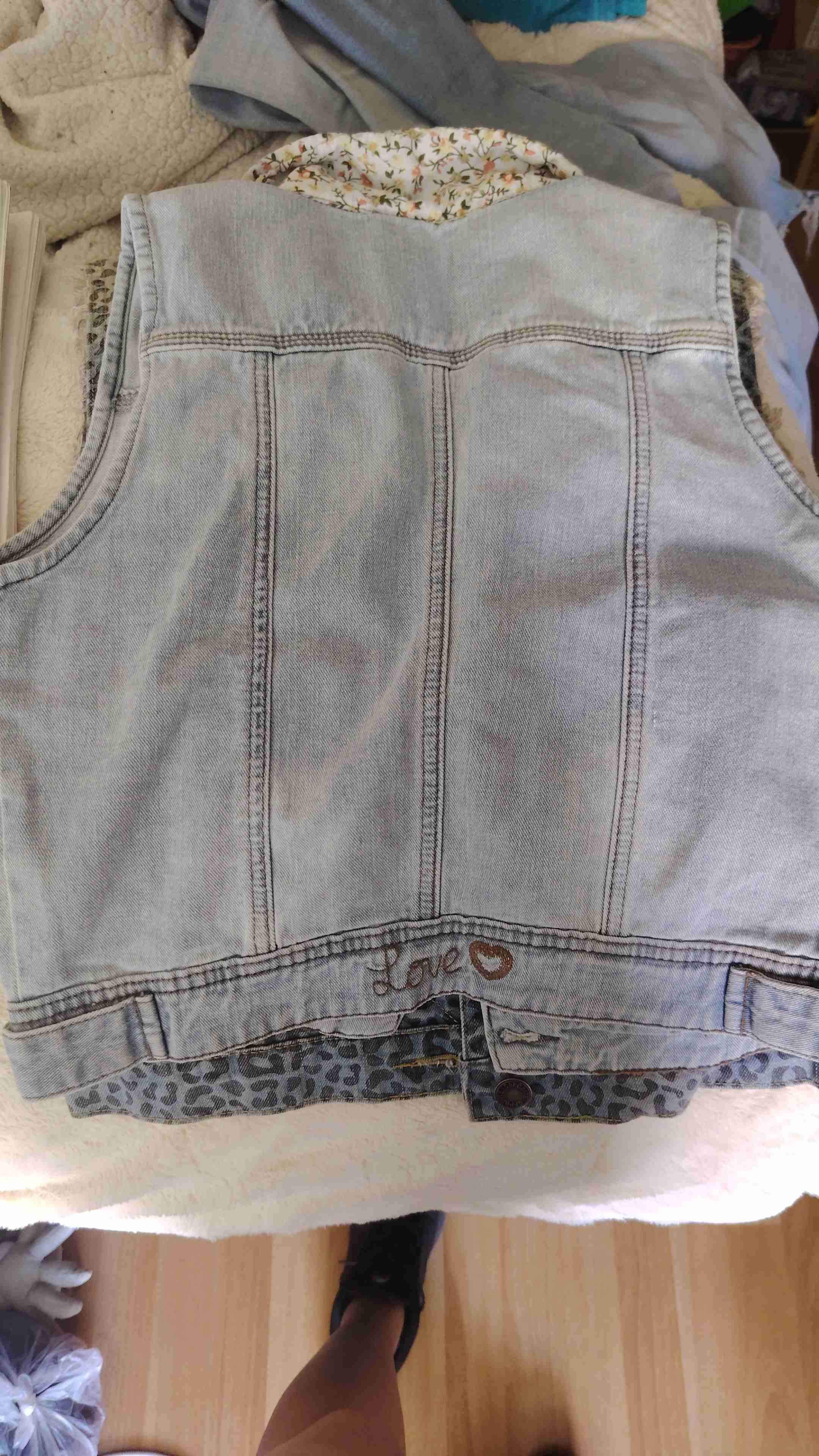 Chaqueta sin mangas jeans con diseño animal print - 3