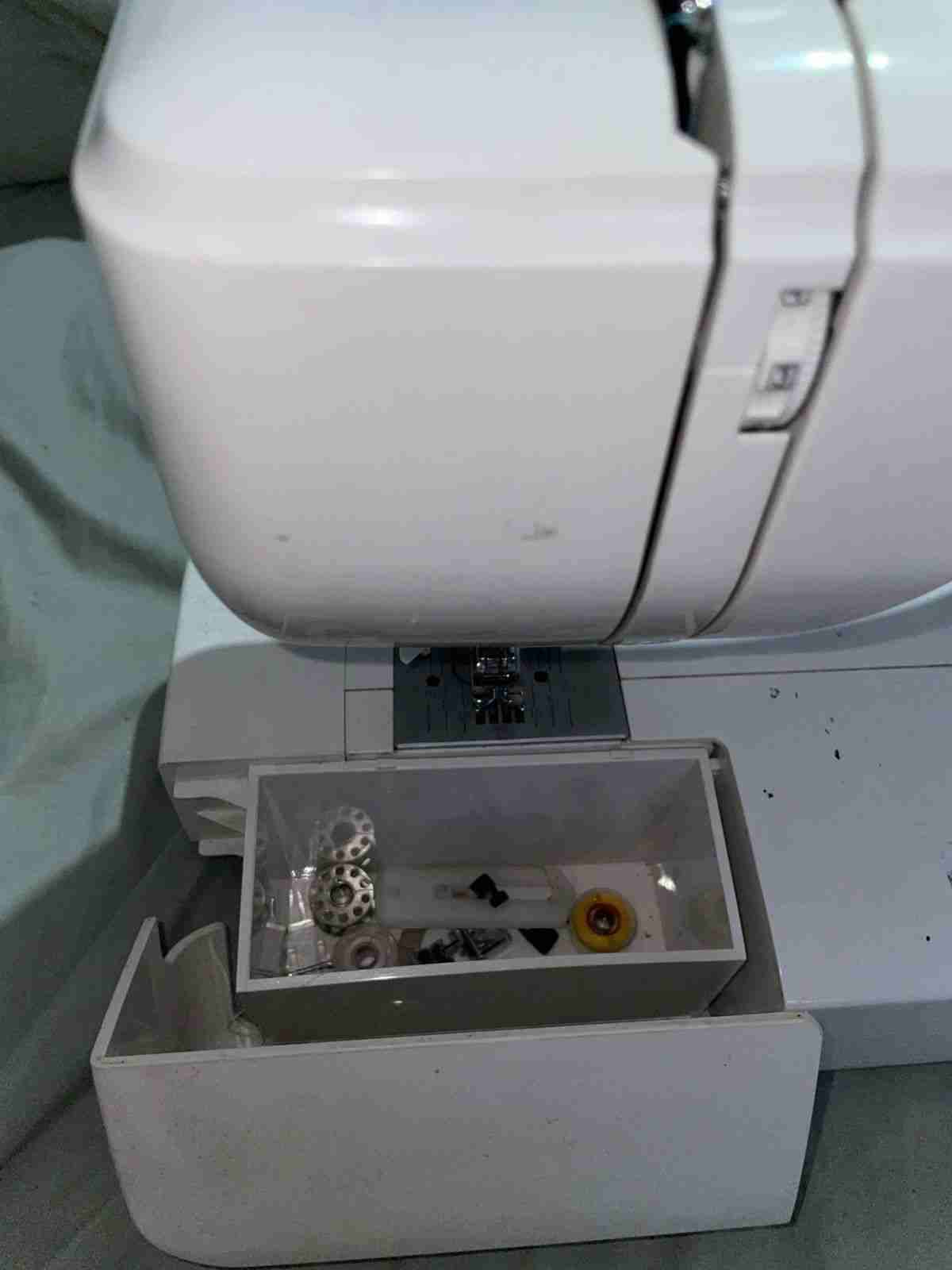 Máquina de coser Singer SM024 - 4