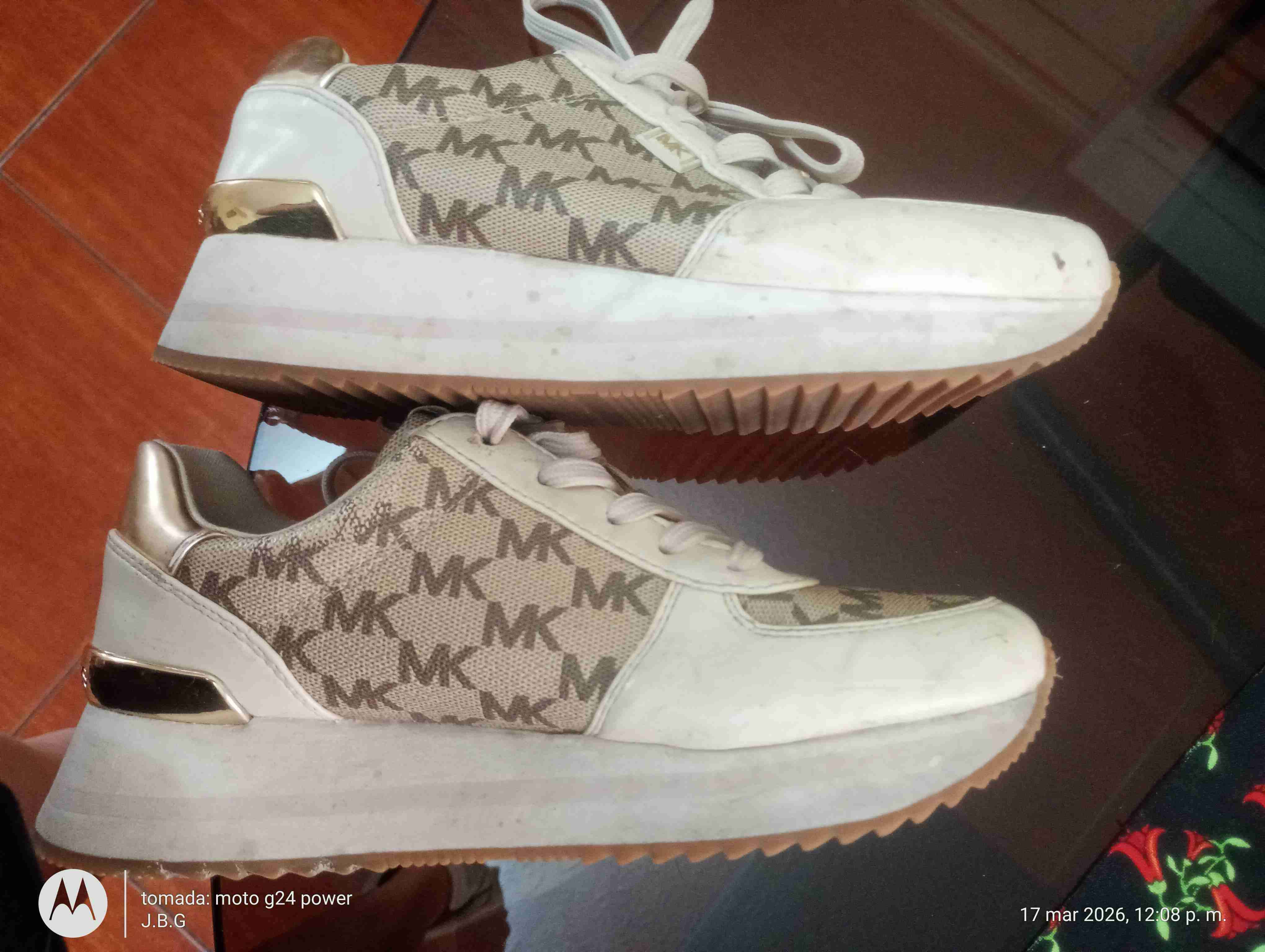 Zapatillas Michael Kors blancas y doradas - miniatura 3