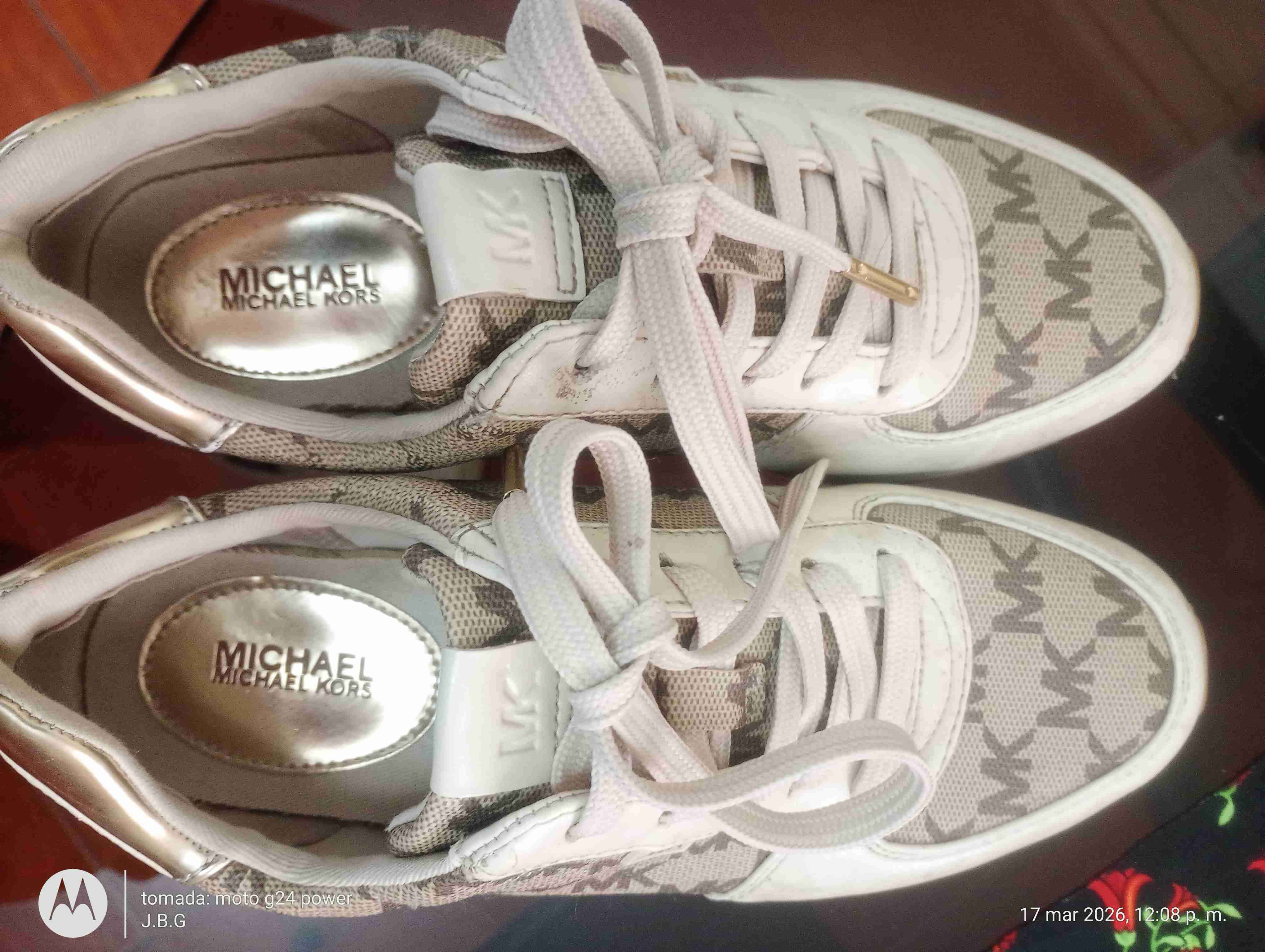 Zapatillas Michael Kors blancas y doradas - miniatura 5