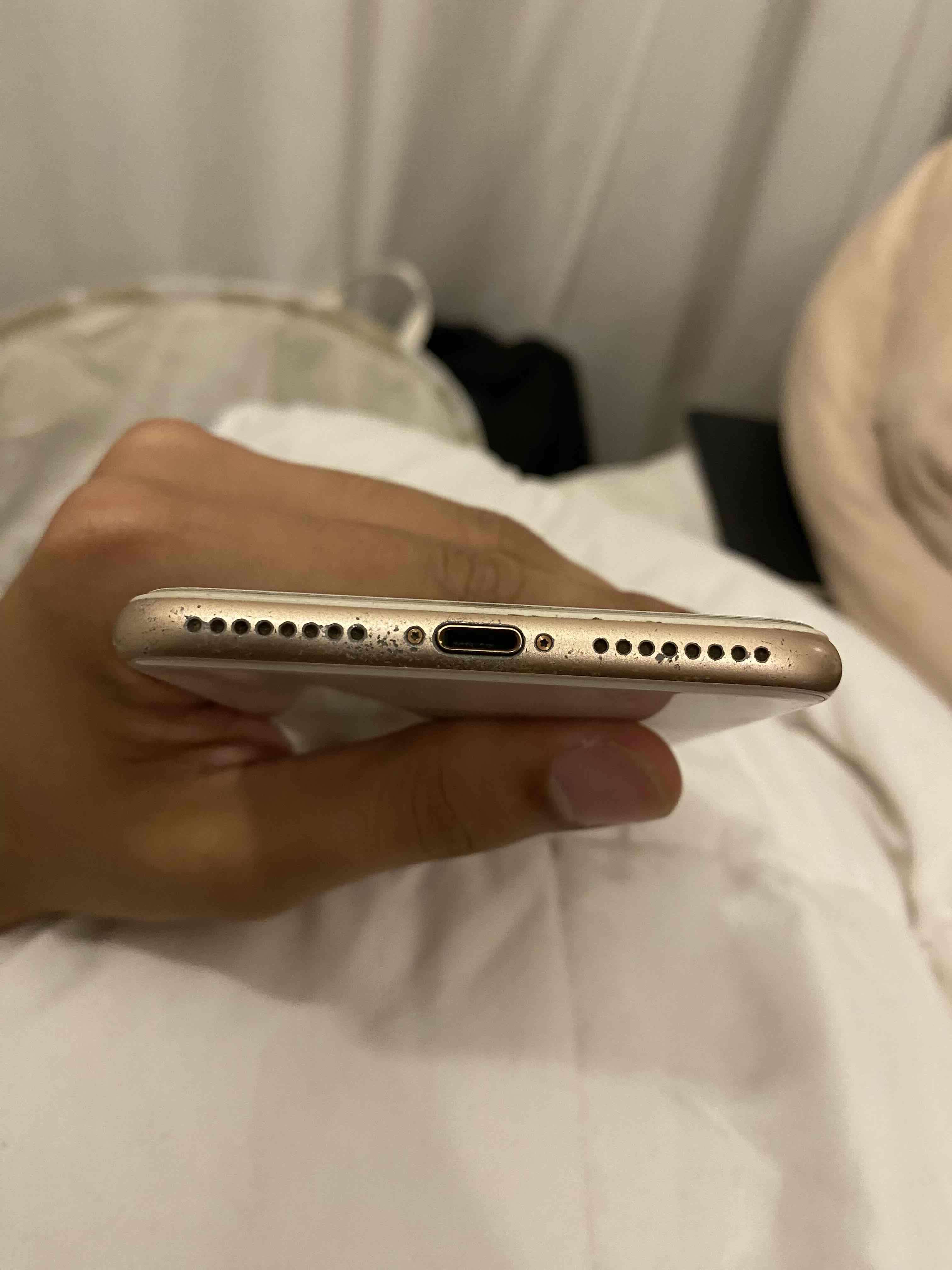 iPhone en buen estado - miniatura 4