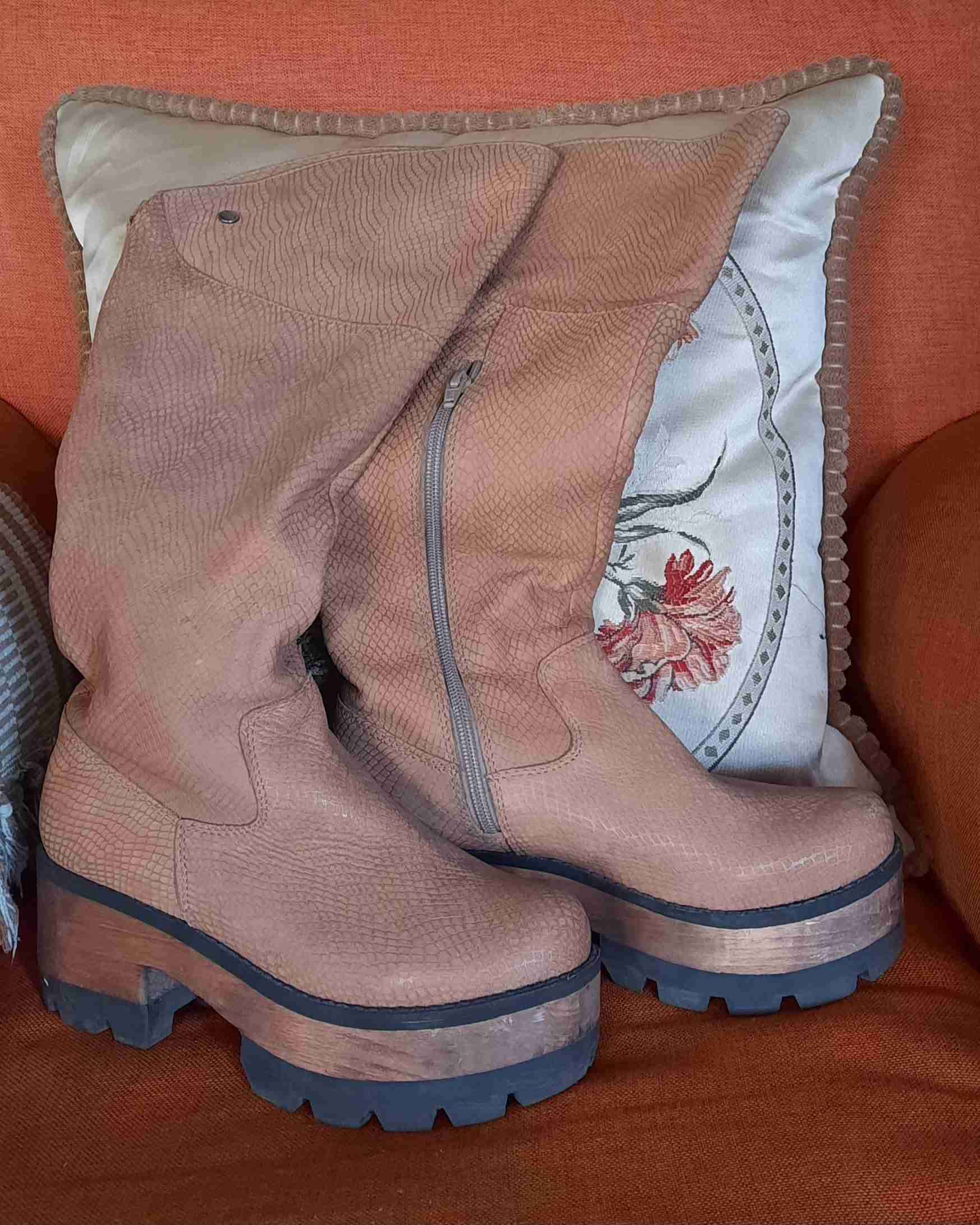 Botas beige de plataforma cuero - 4