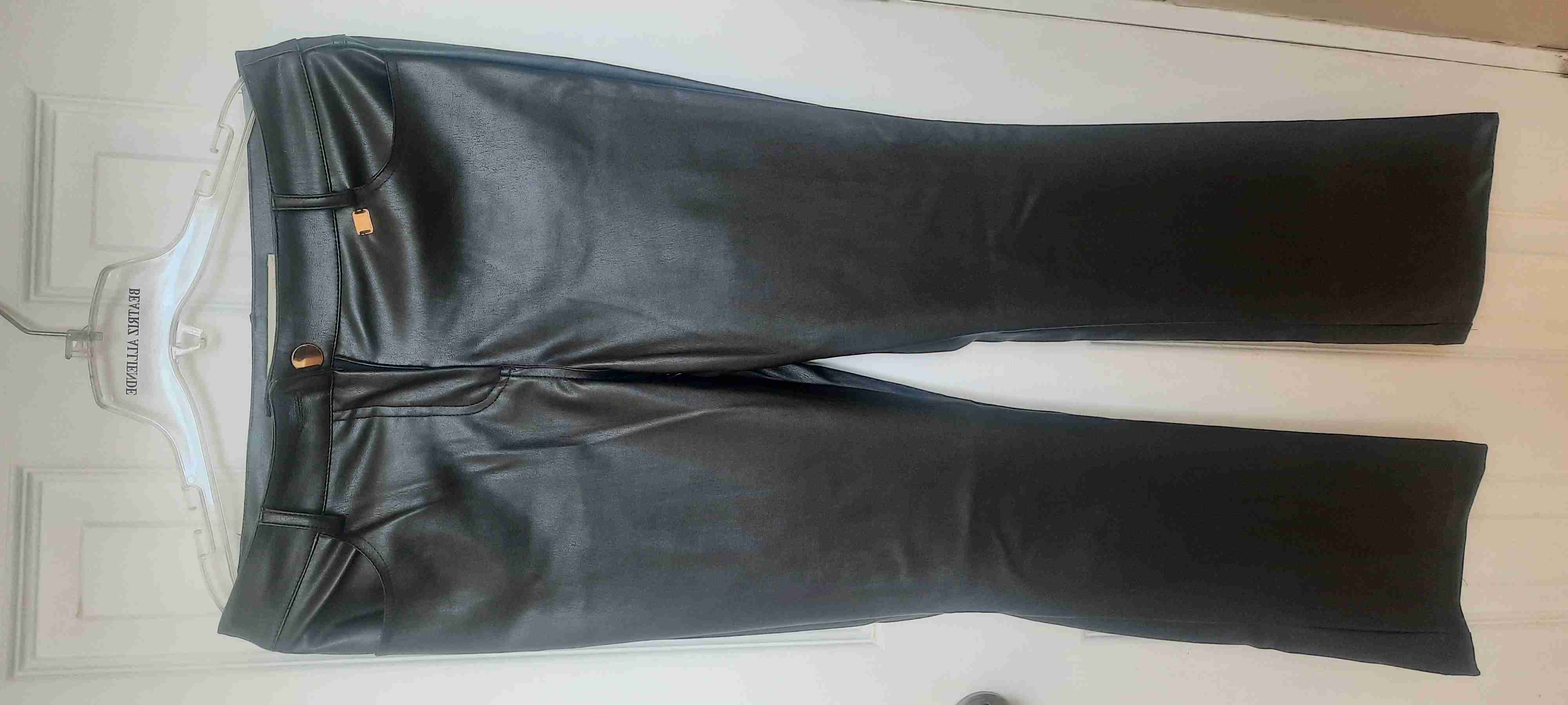 Pantalones negros de cuero sintético - miniatura 2