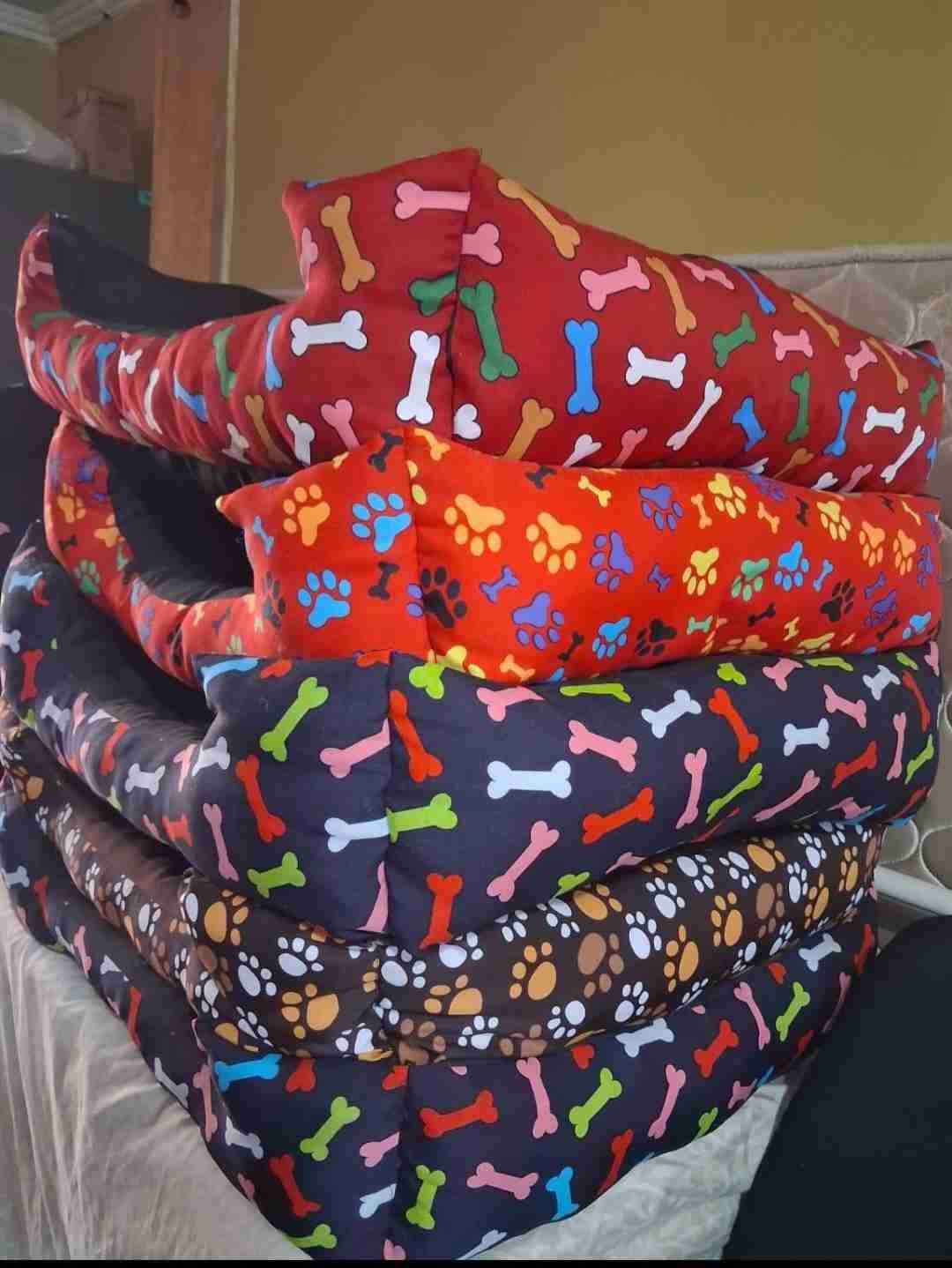 Camas para mascotas coloridas - miniatura 2