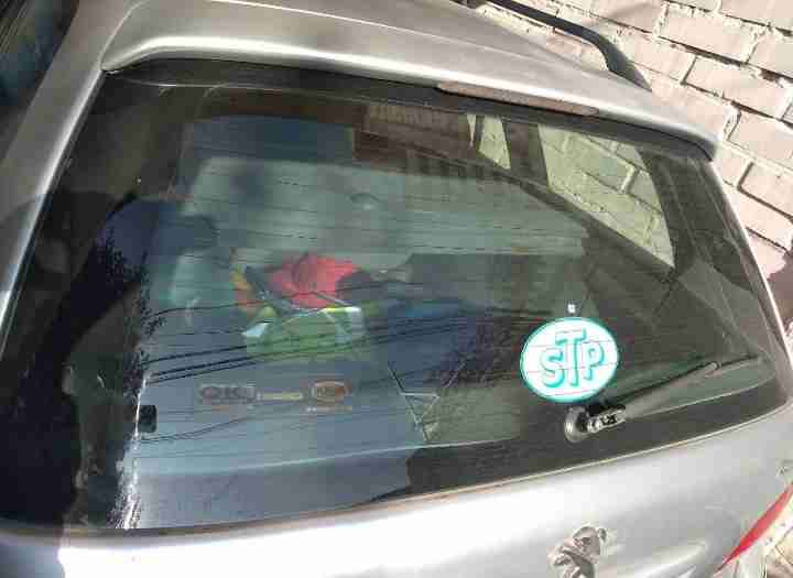 Auto Peugeot año 2001 - miniatura 3