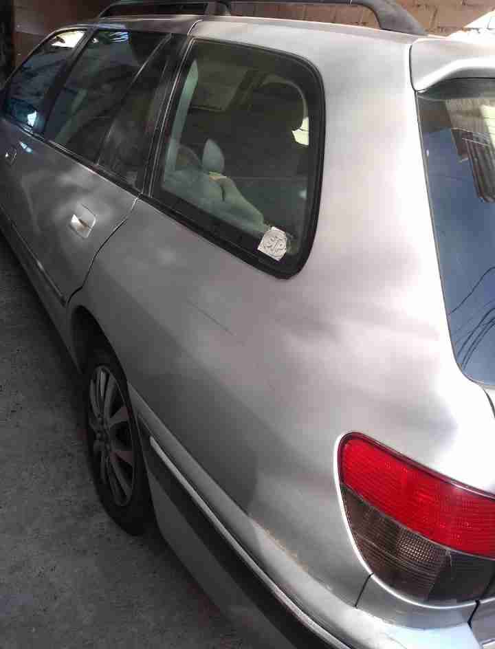 Auto Peugeot año 2001 - miniatura 4