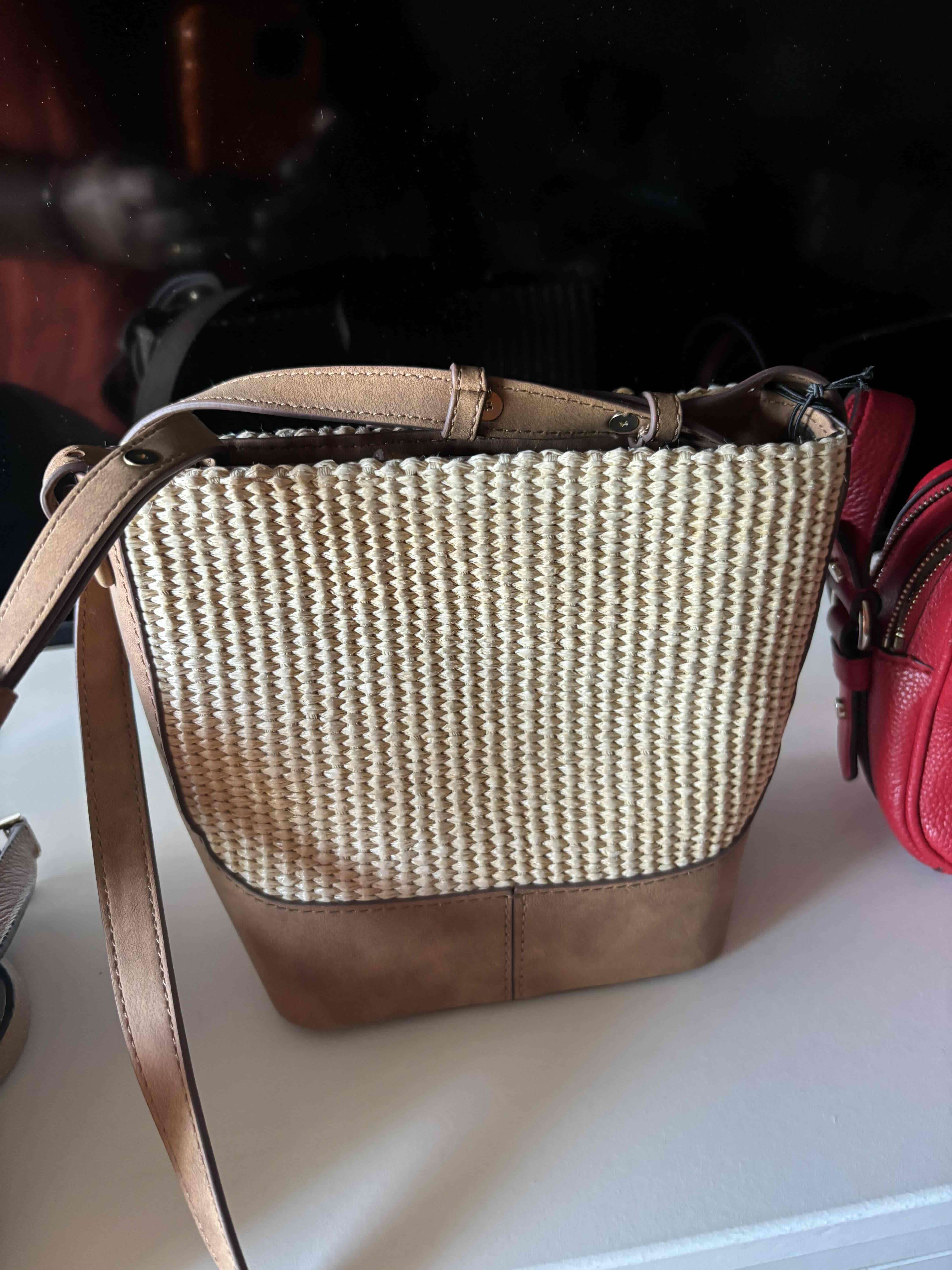 Bolso de mano trenzado beige