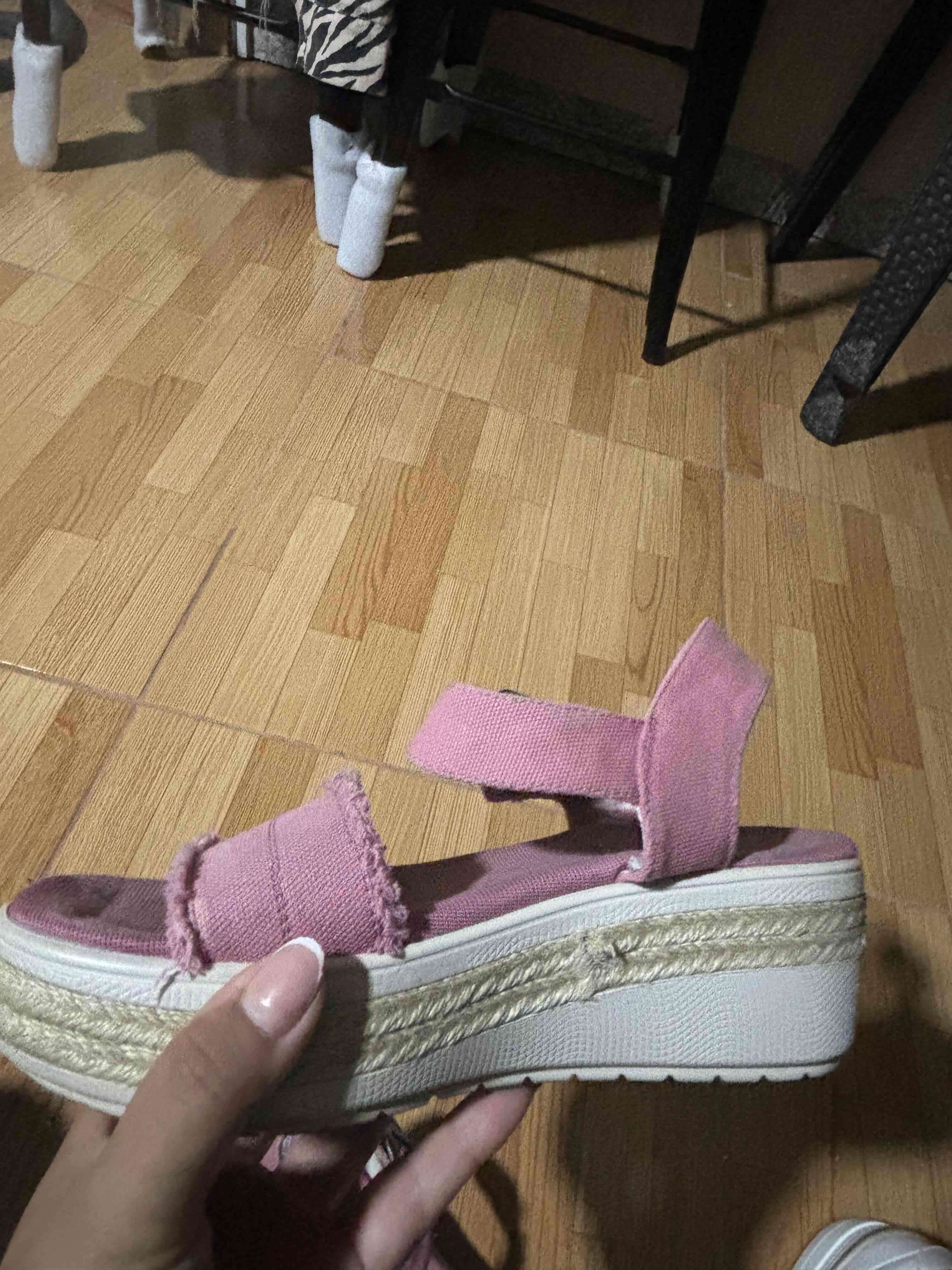 Sandalias rosadas con plataforma - miniatura 3