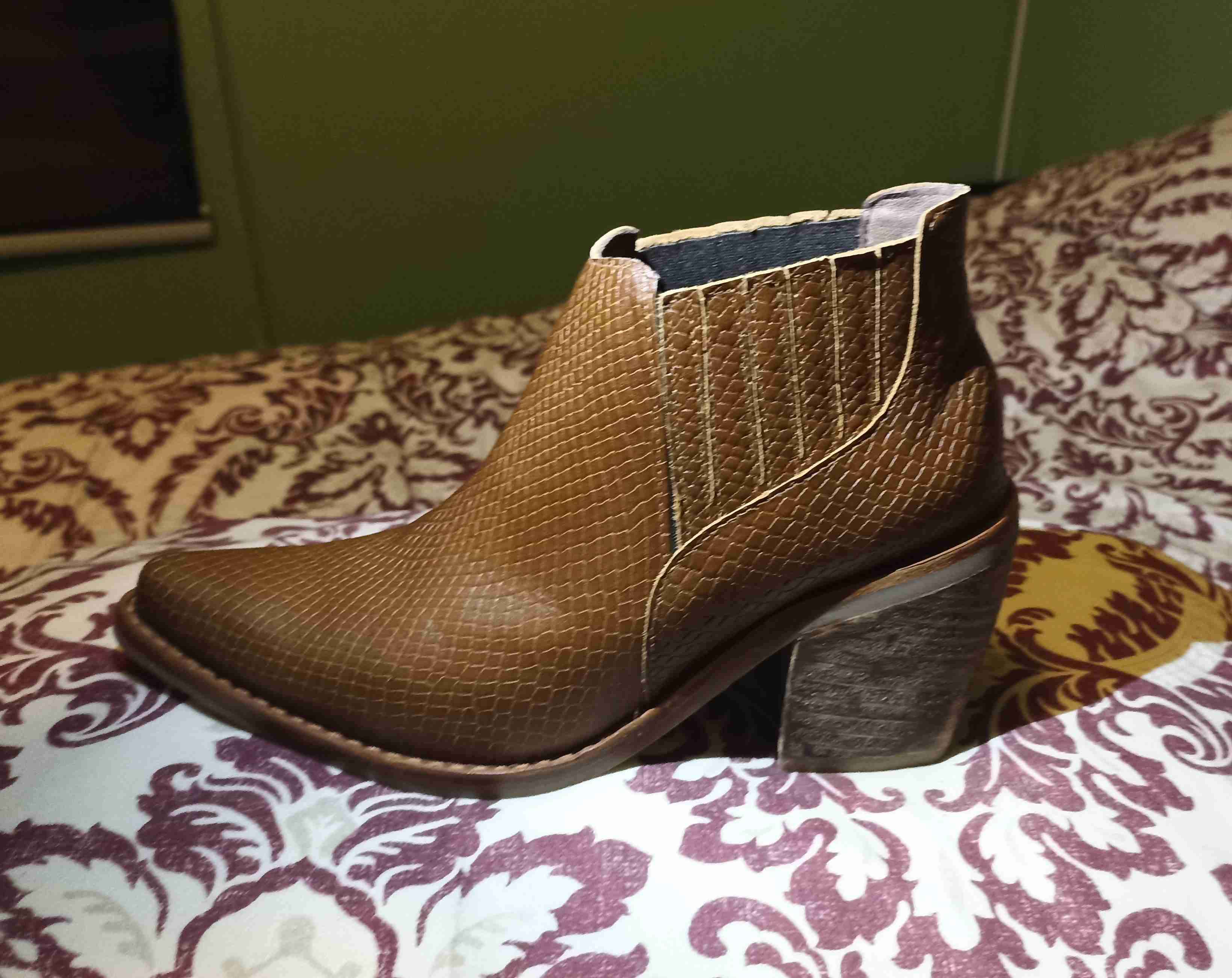 Botines de cuero marrón texturizado - 1