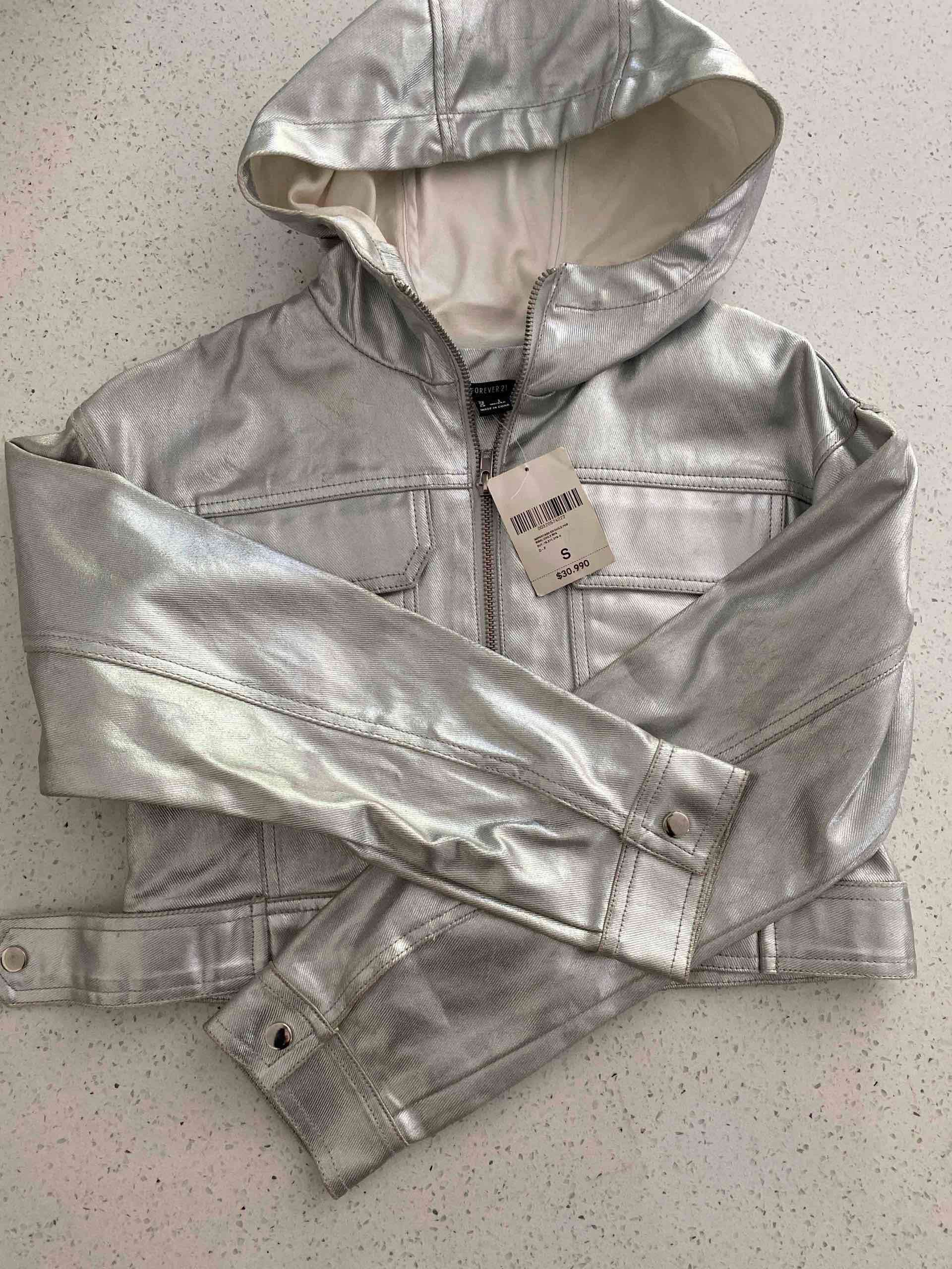 Chaqueta plateada con capucha - miniatura 2