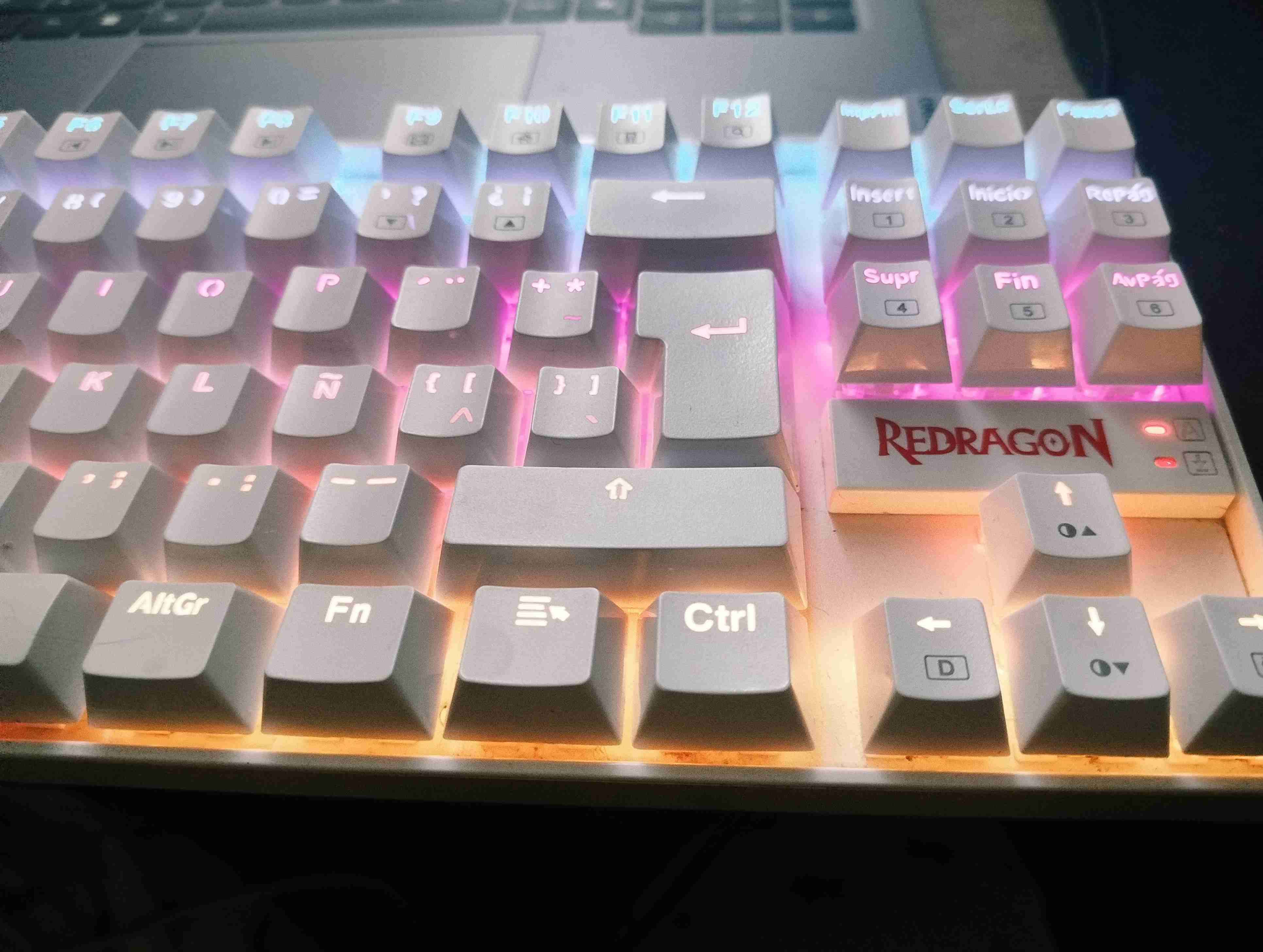 Teclado mecánico Redragon RGB blanco - miniatura 4