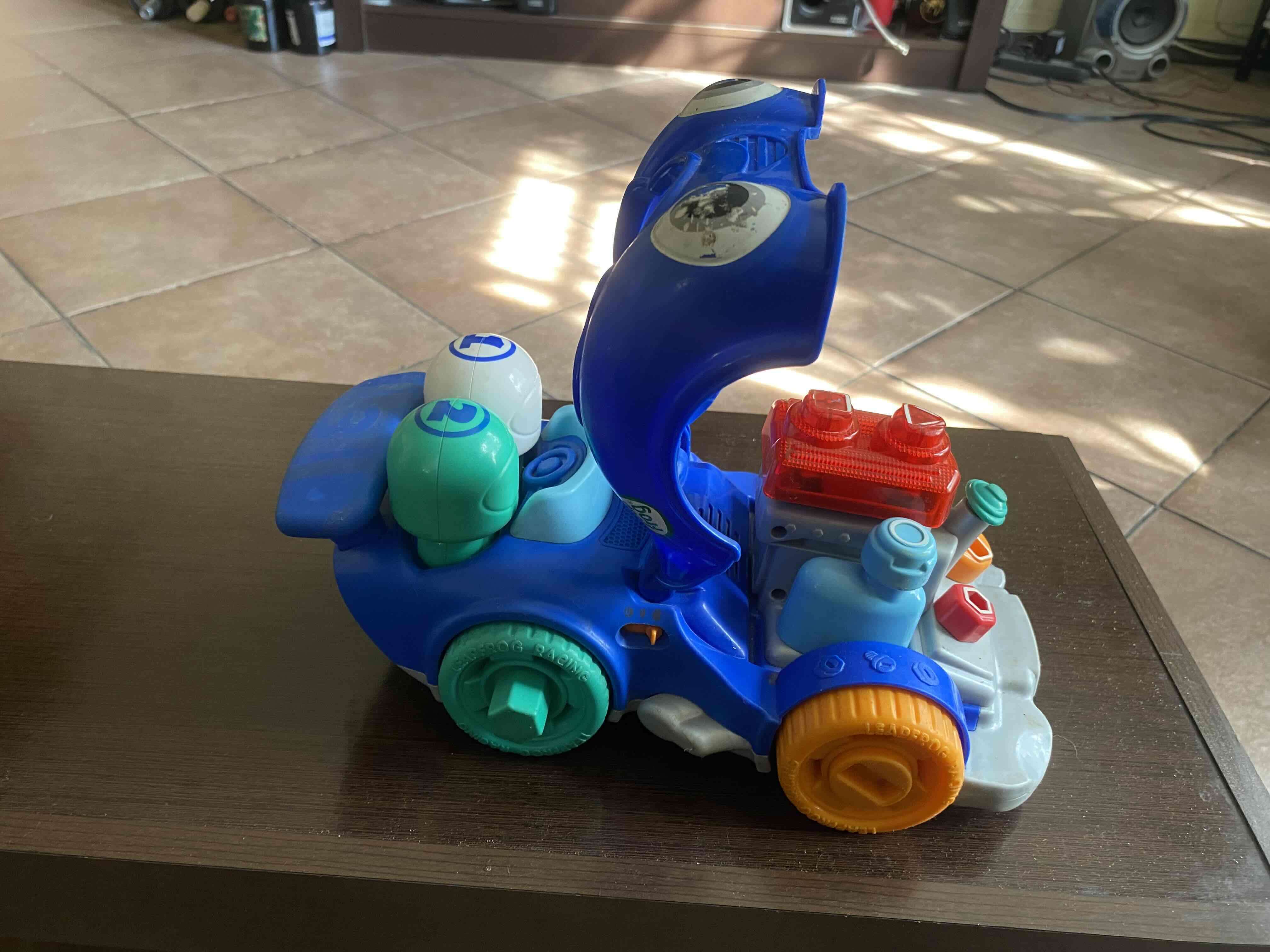 Auto de juguete azul interactivo - miniatura 3