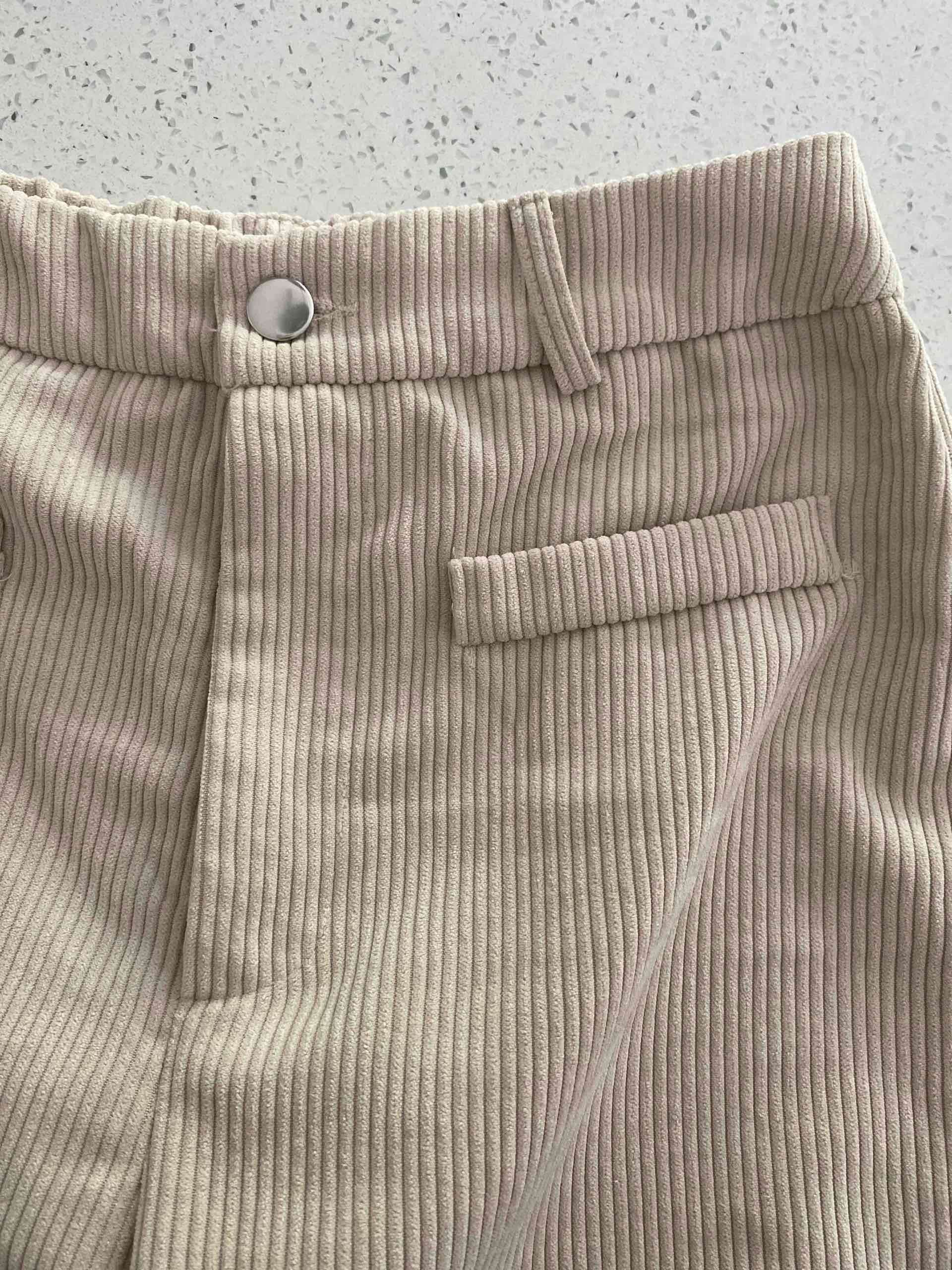 Pantalones beige cotele talla D - miniatura 2