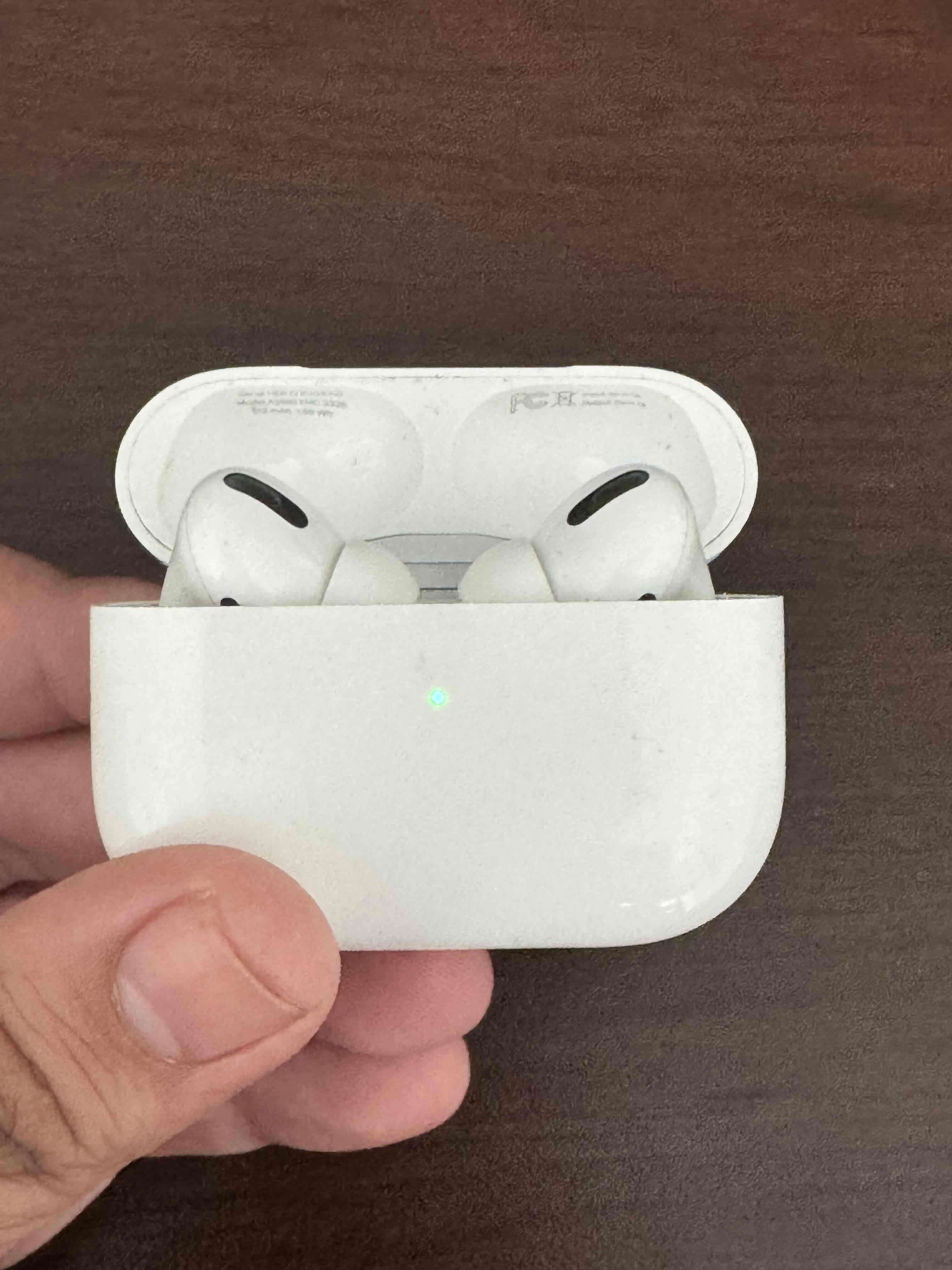 AirPods Pro 1ra Generación - miniatura 2