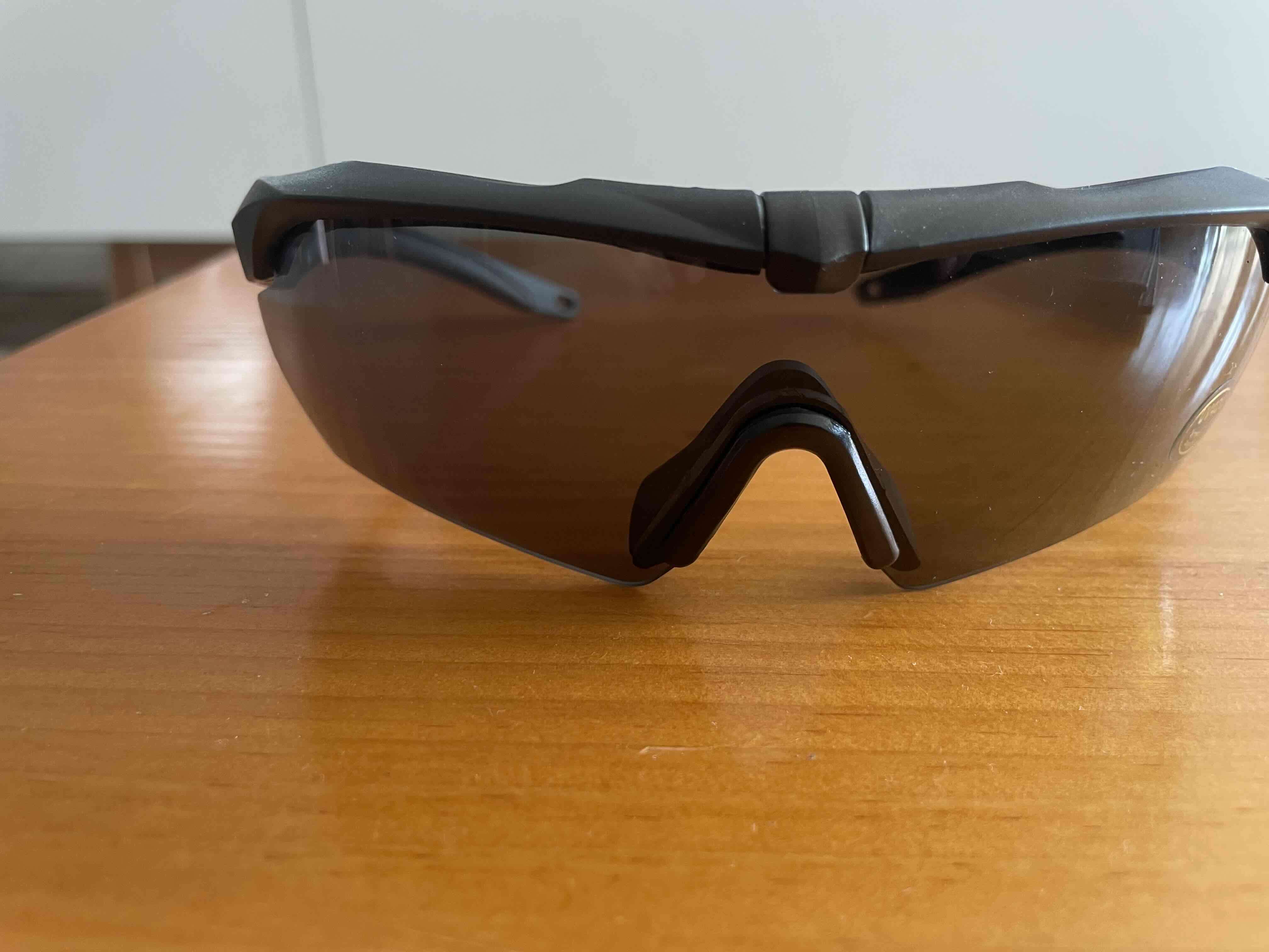 Gafas de sol deportivas negras - miniatura 2