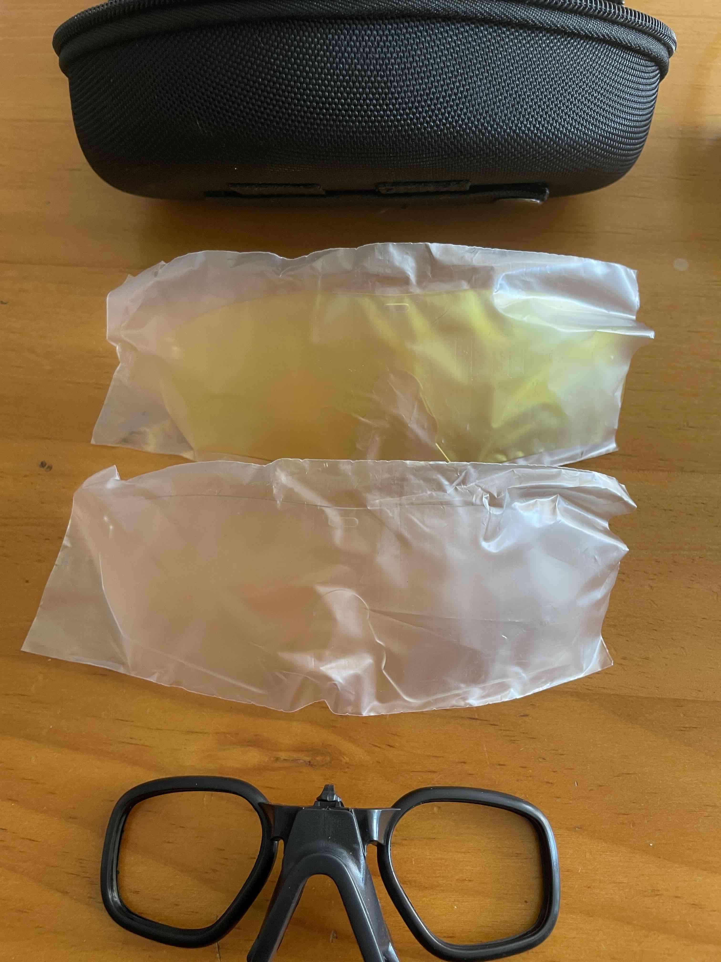 Gafas de sol deportivas negras - miniatura 3