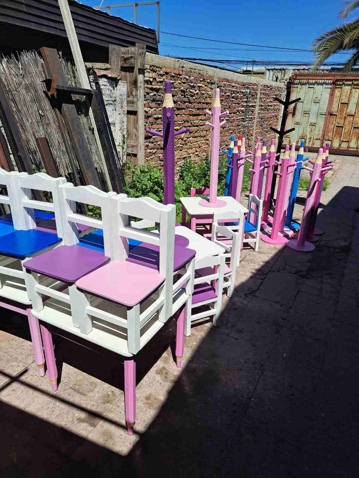 Percheros, mezas de niños y Percheros de adultos - miniatura 5