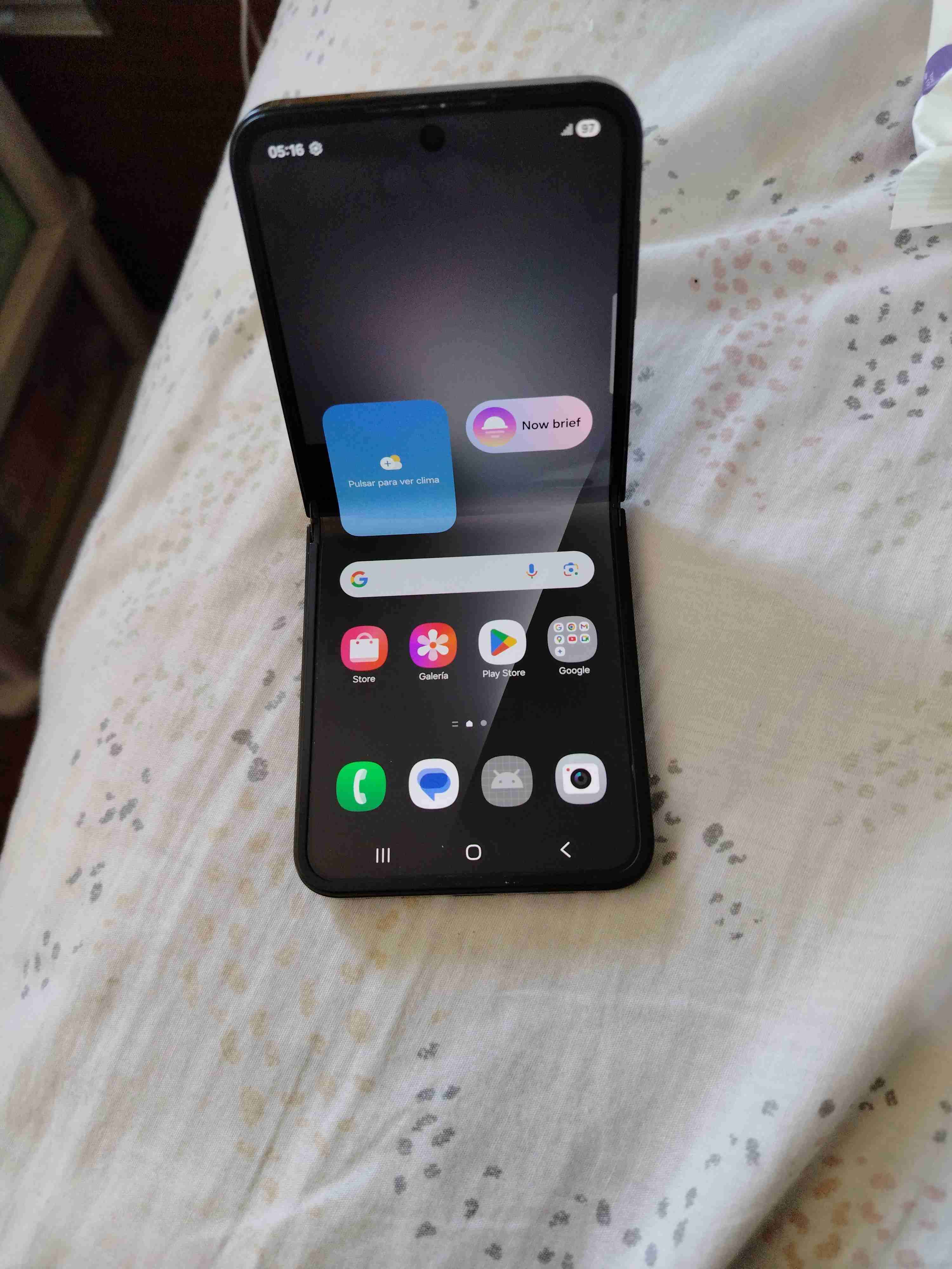 Smartphone plegable negro - miniatura 3