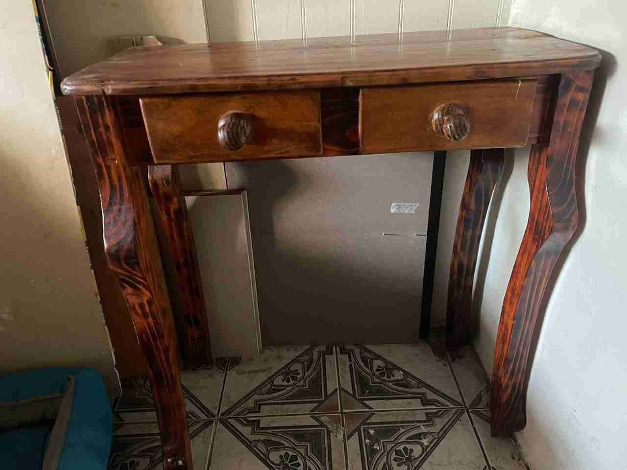 Escritorio de madera vintage - miniatura 2