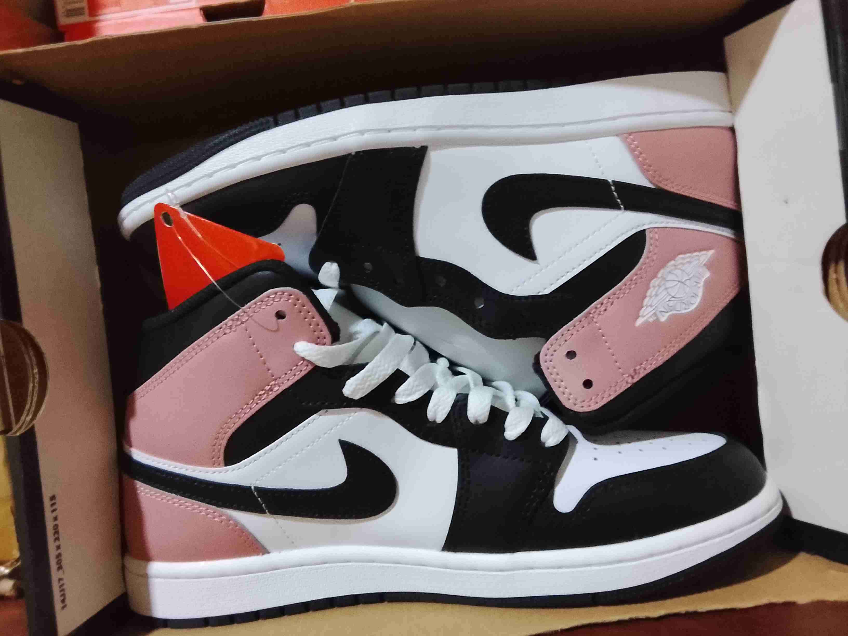 Zapatillas deportivas blancas y rosas - 2