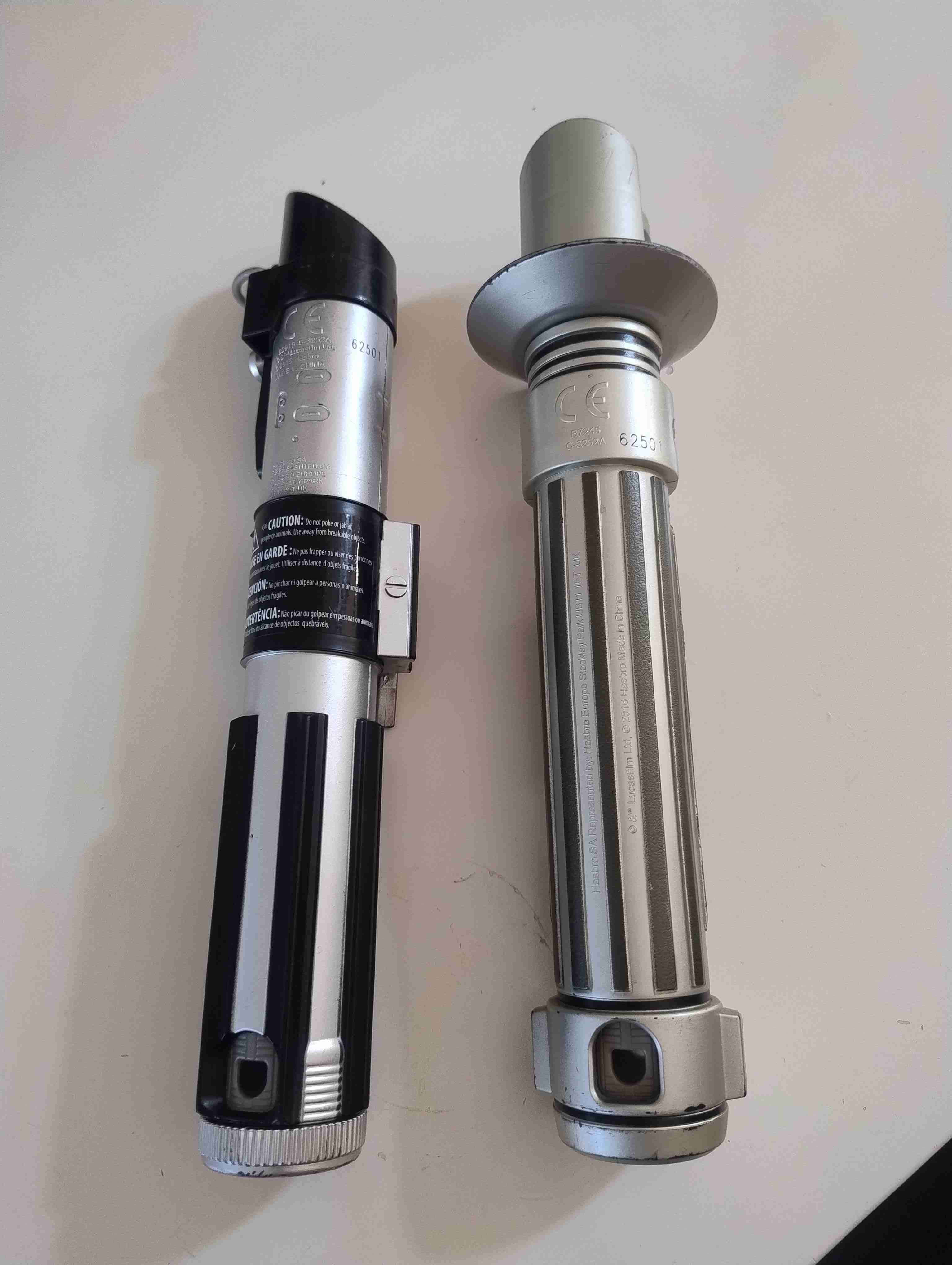 Hasbro Star Wars Darth Vader Sable rojo y azul - miniatura 1