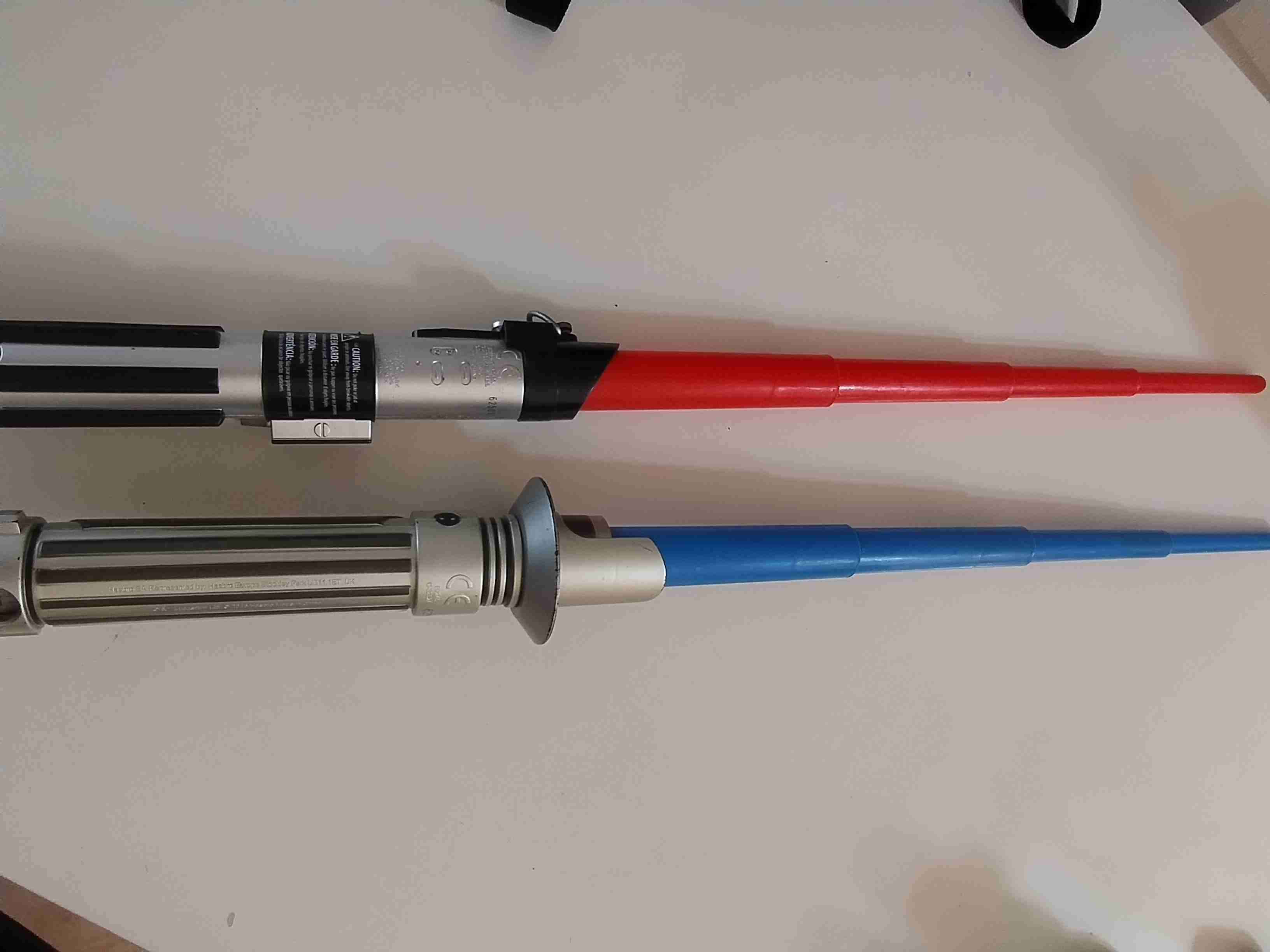 Hasbro Star Wars Darth Vader Sable rojo y azul - miniatura 4