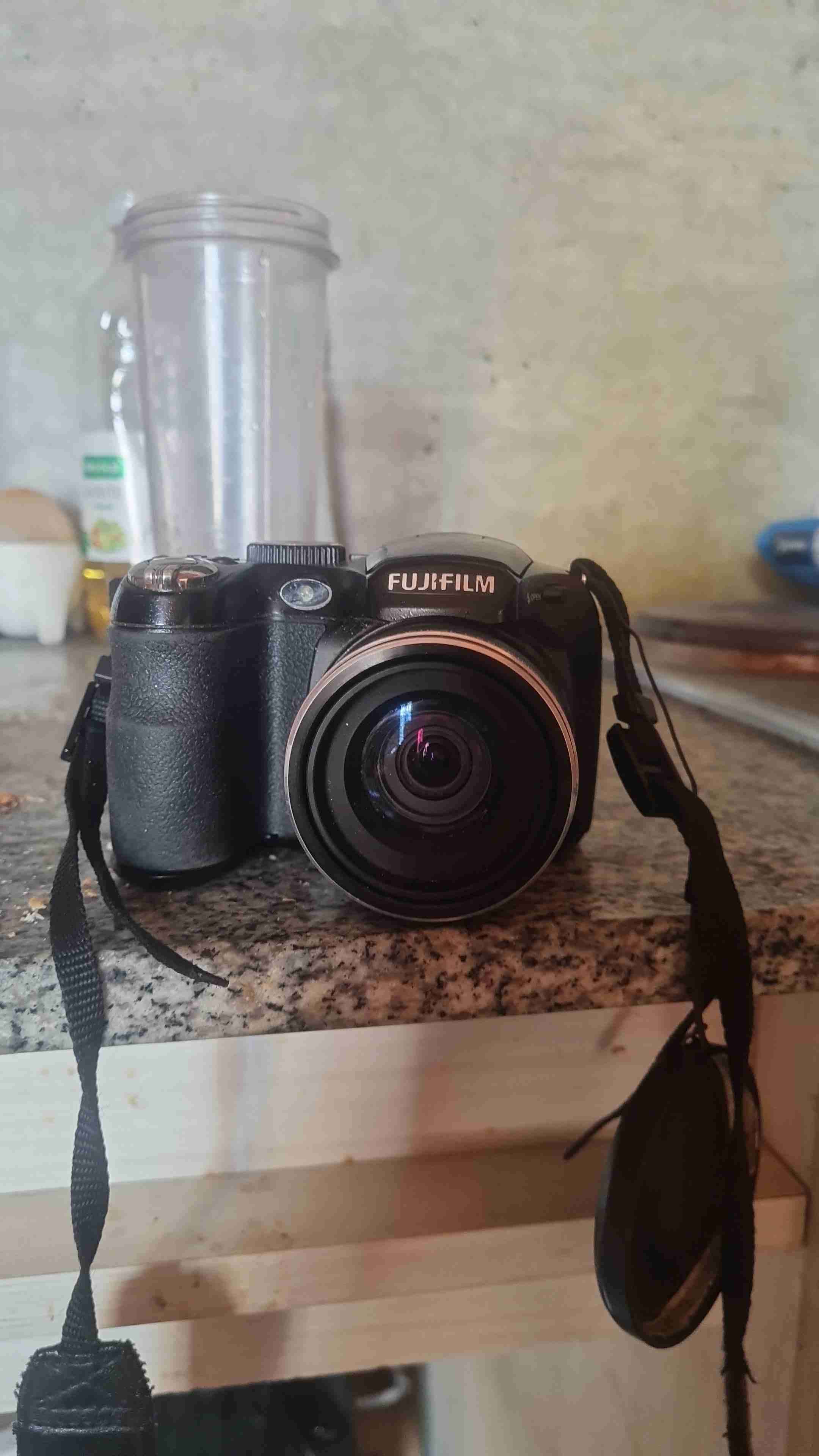 Cámara Fujifilm con pantalla LCD - miniatura 3