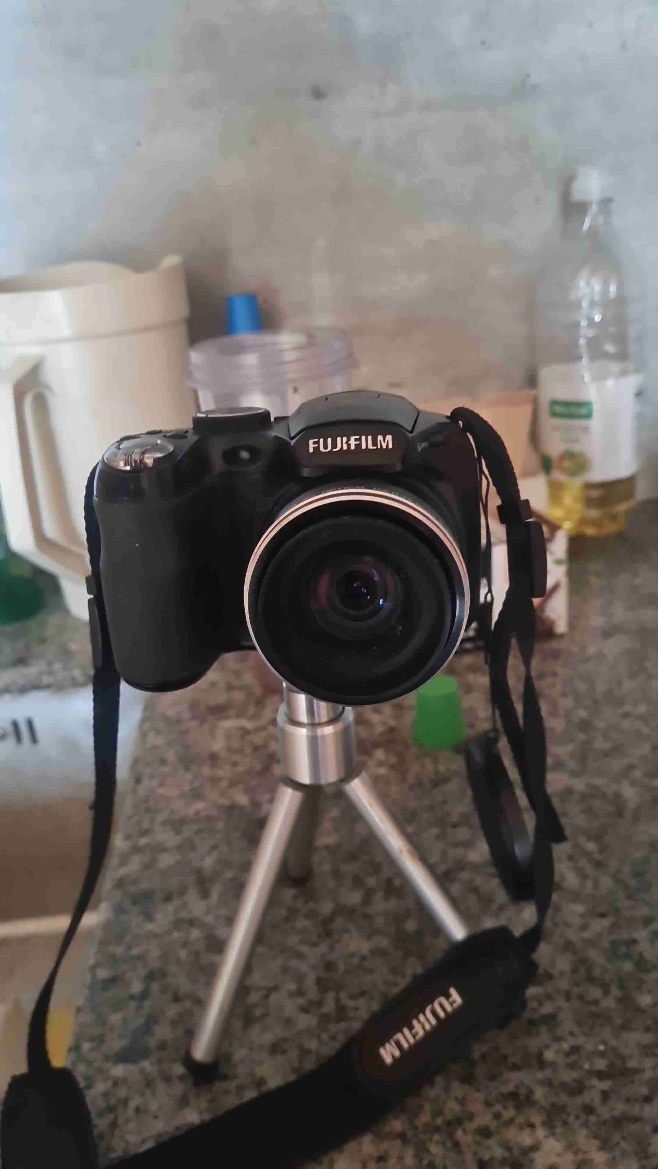 Cámara Fujifilm con pantalla LCD - miniatura 4