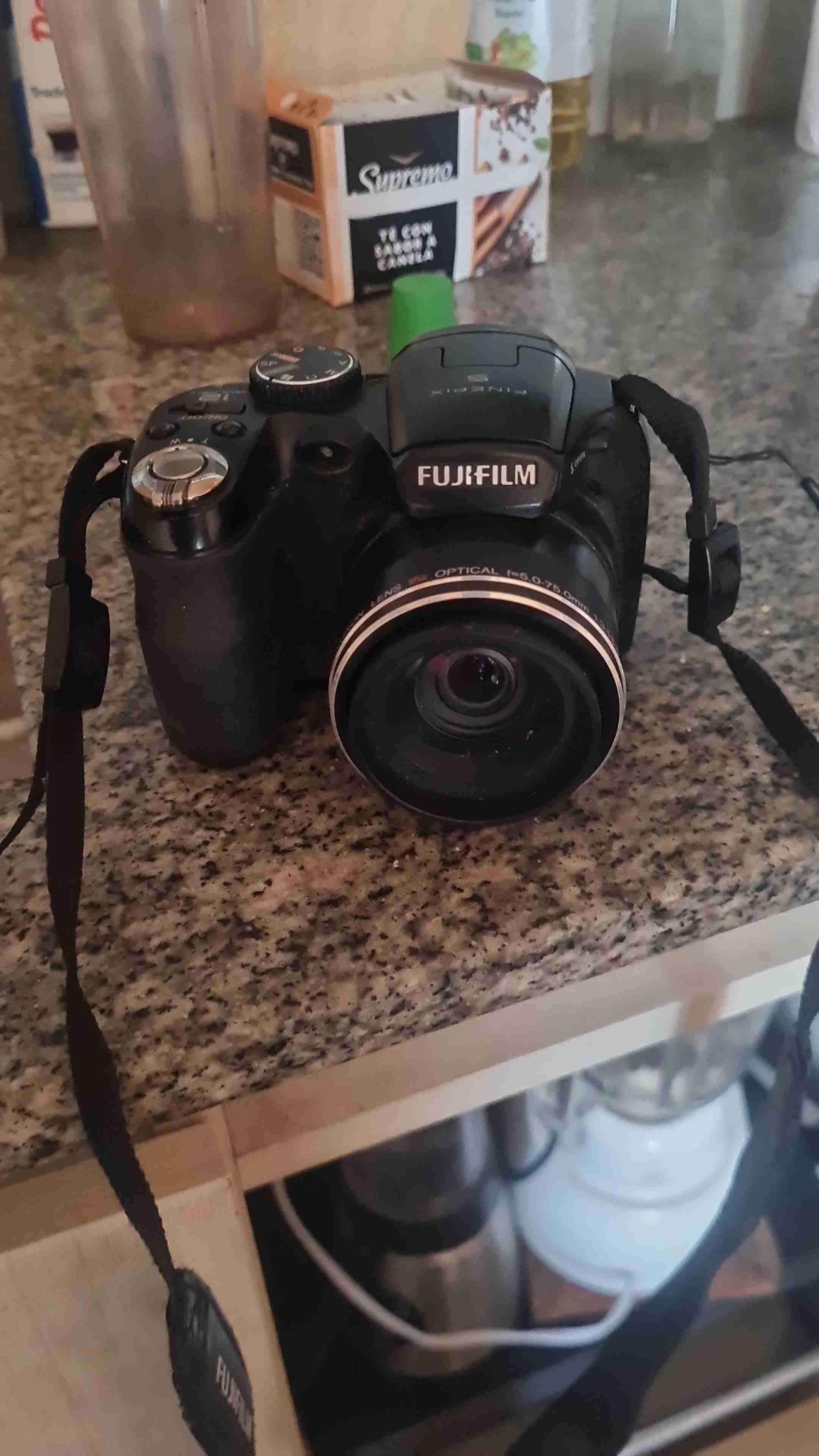 Cámara Fujifilm con pantalla LCD - miniatura 6